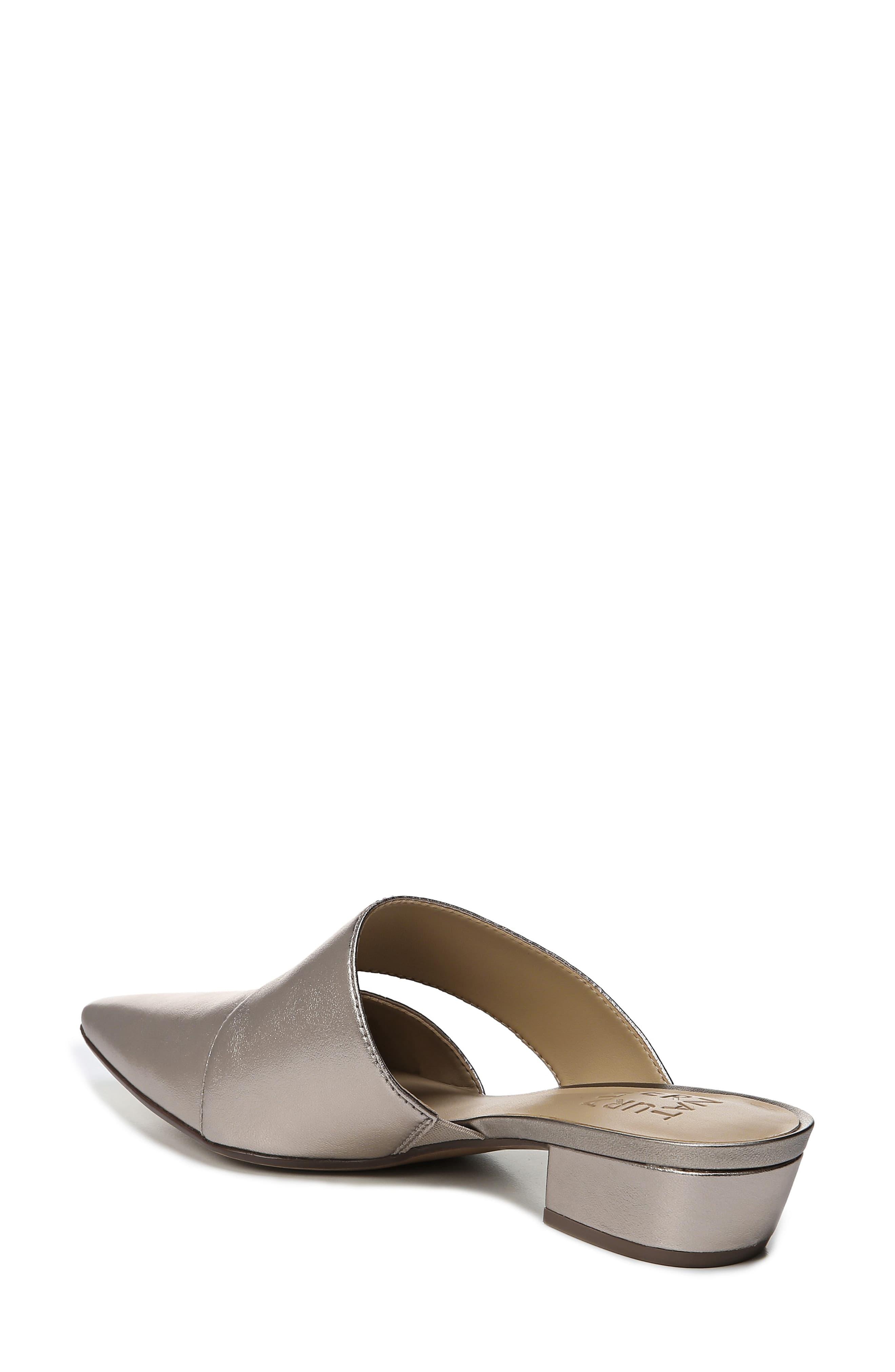 naturalizer bev mule