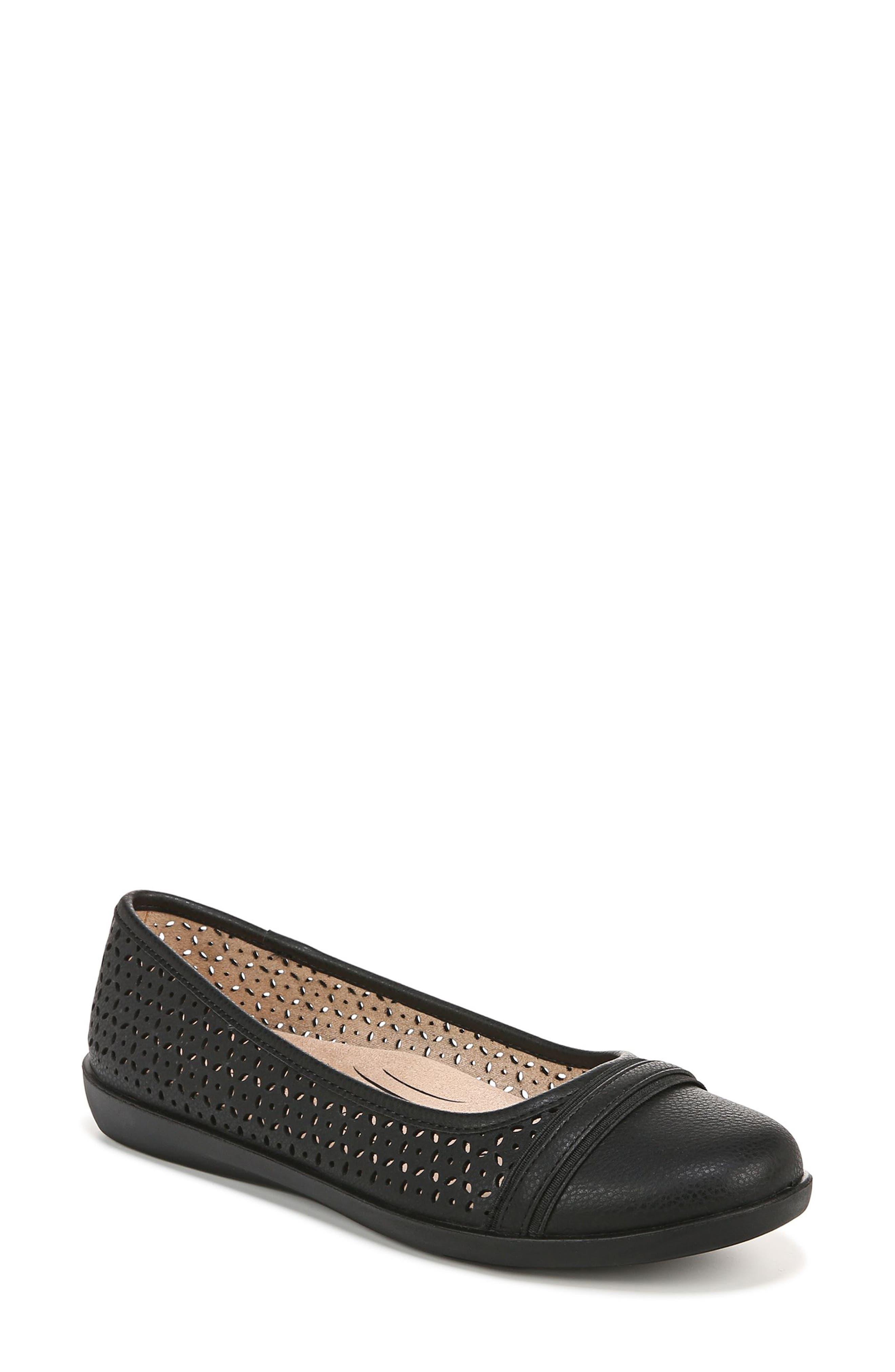 LifeStride Nile Ballet Flat in Black | Lyst