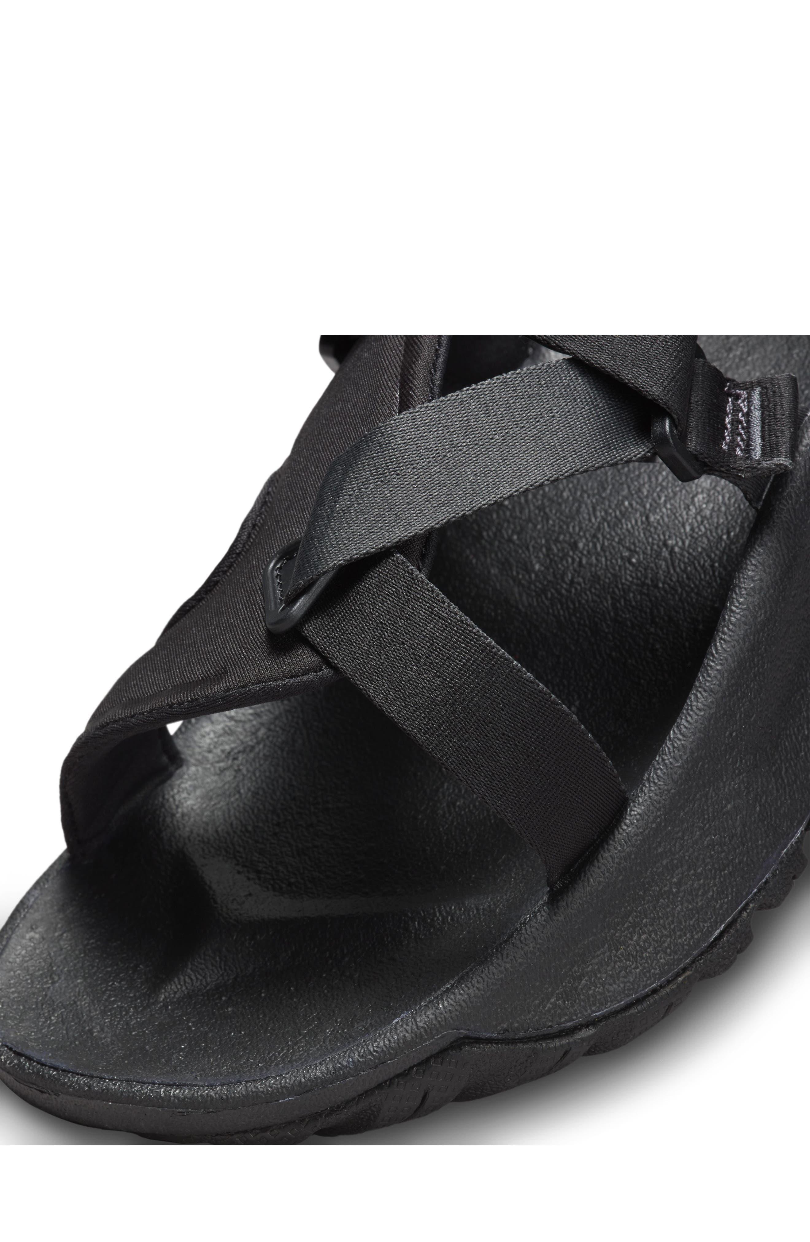 Nike universal cheap sandals