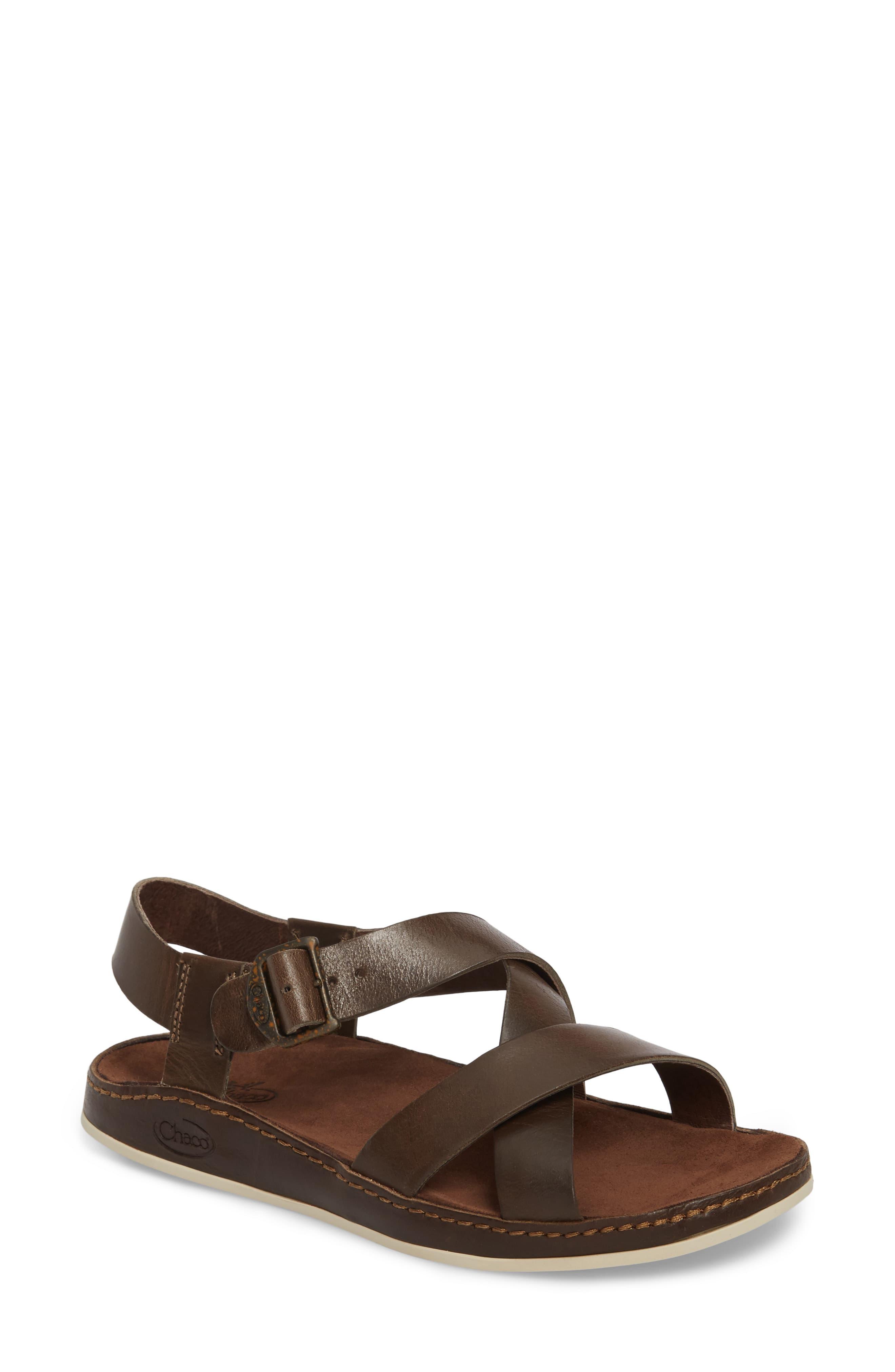 chaco women's wayfarer otter