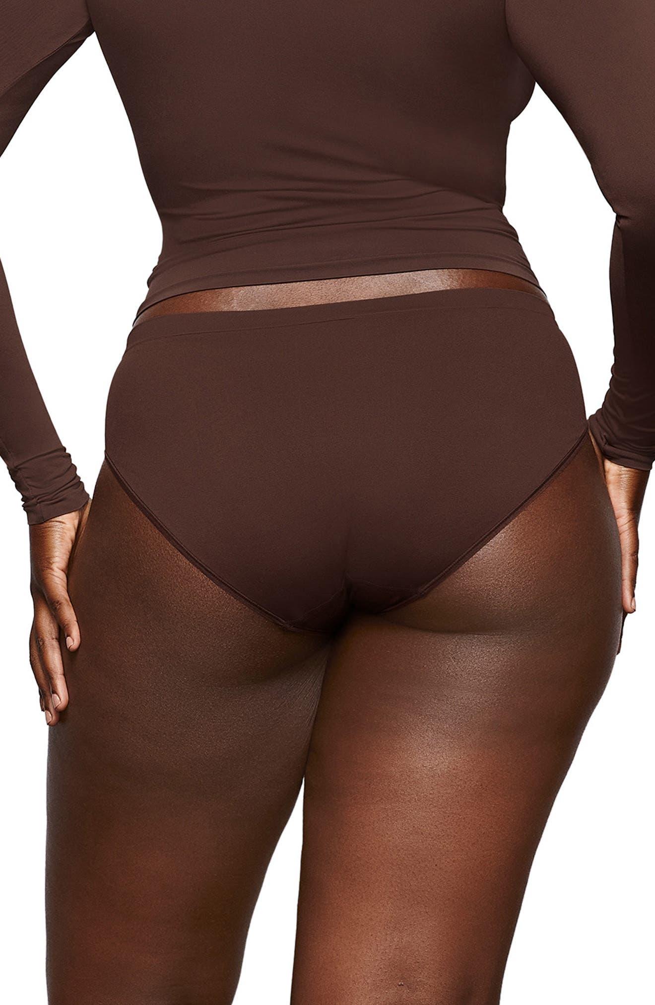 Skims Soft Smoothing Seamless Briefs in Brown