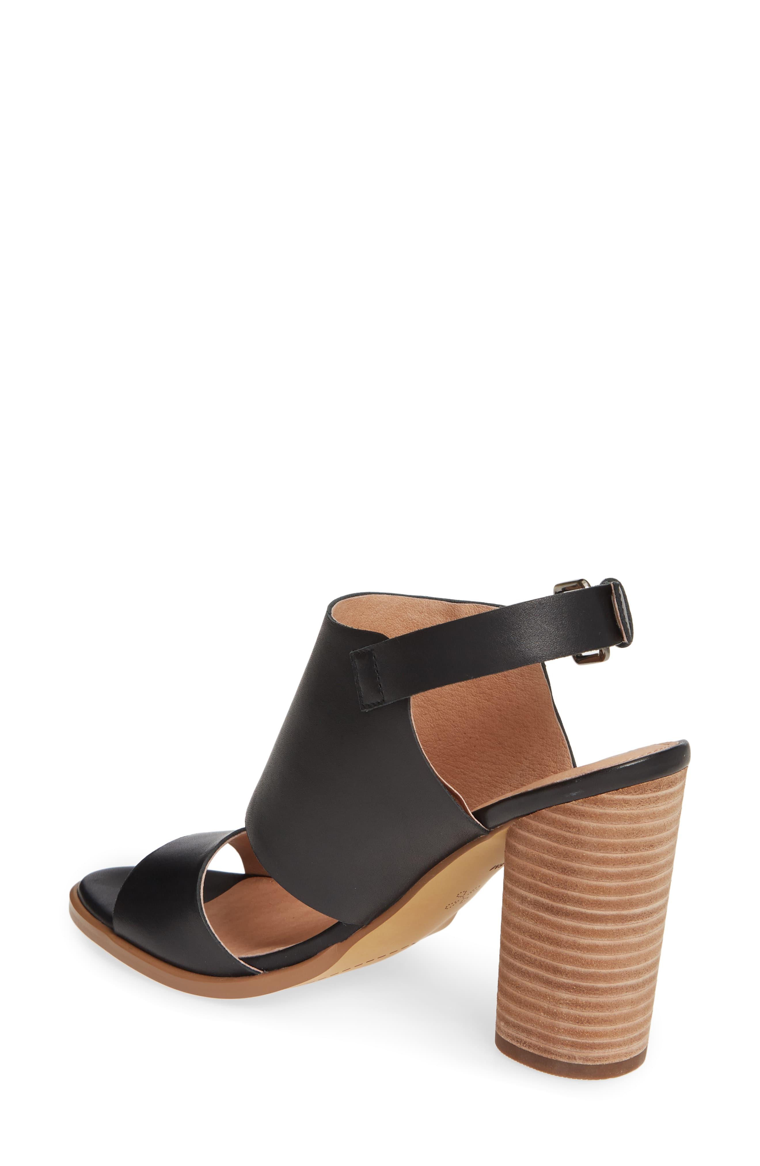 caslon miriam sandal