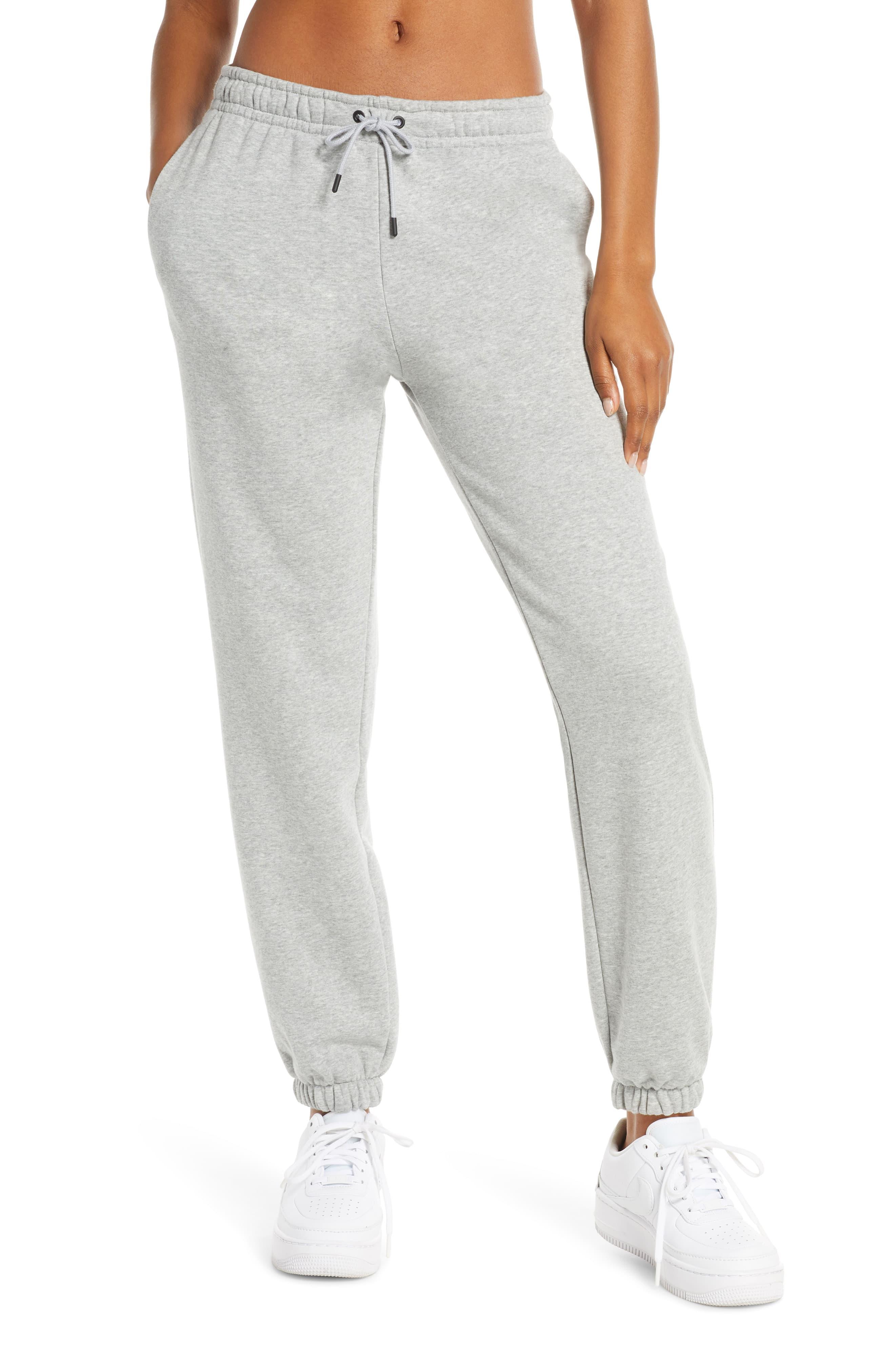 women's nike essential fleece pants