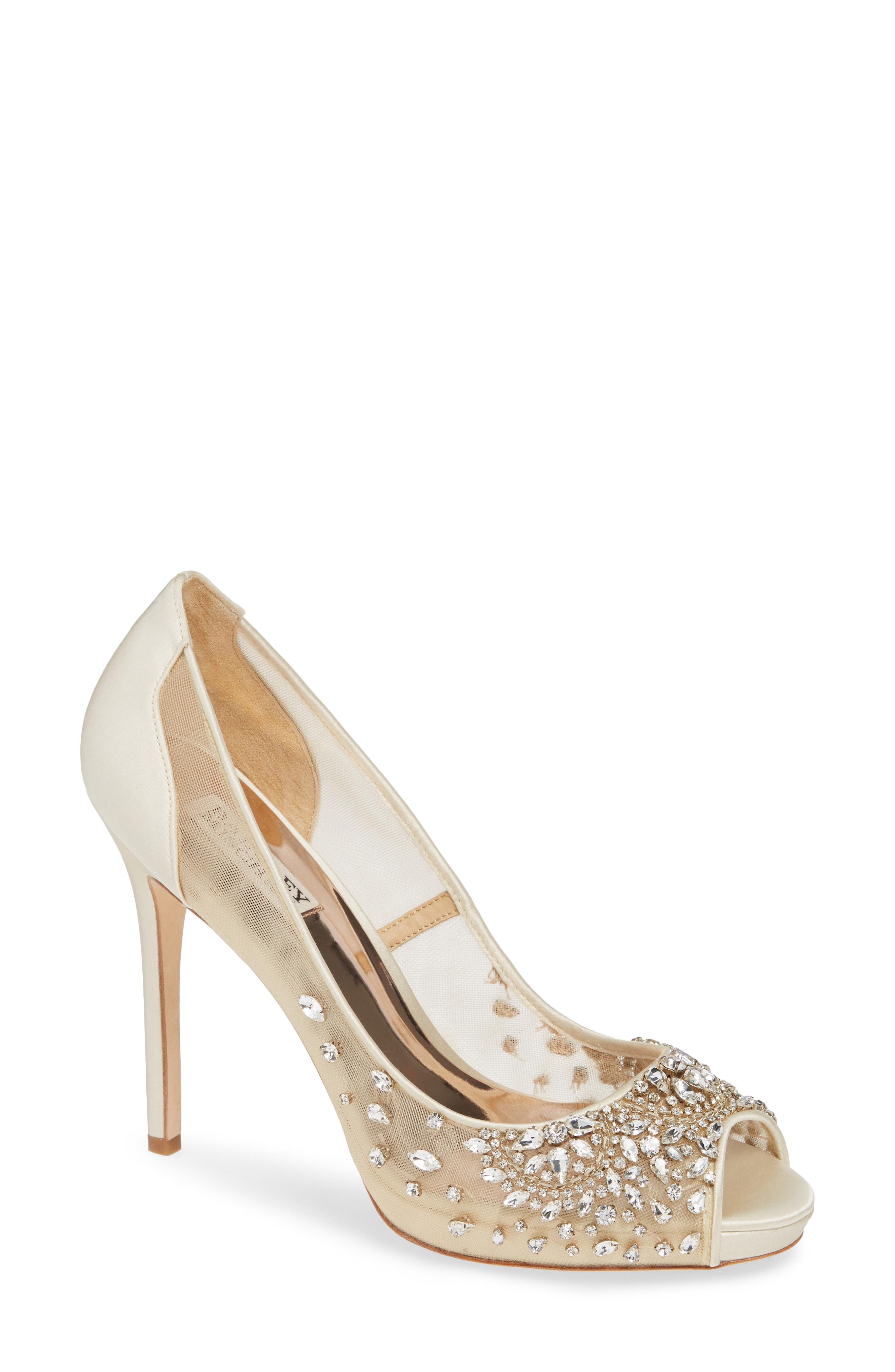 badgley mischka pepper peep toe pump
