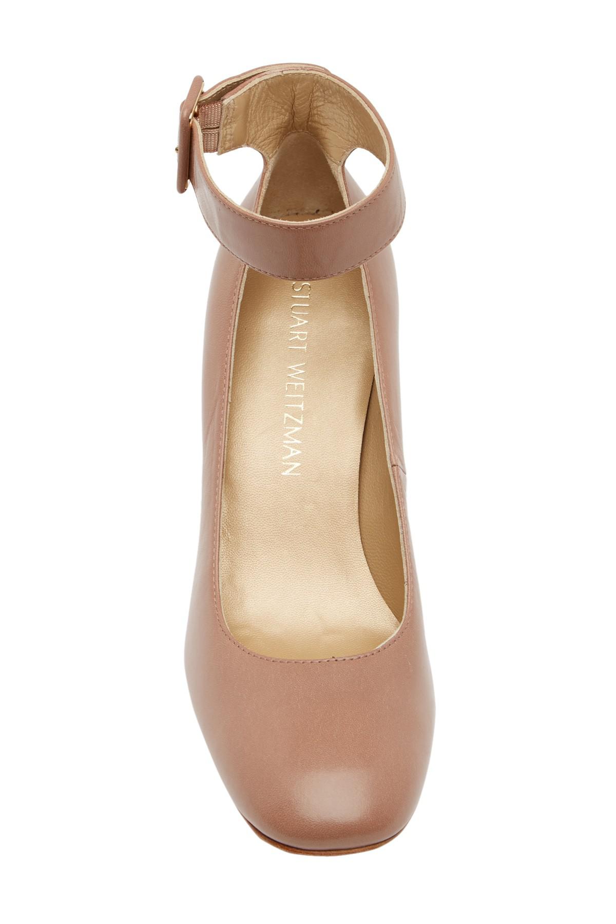 stuart weitzman clara pump