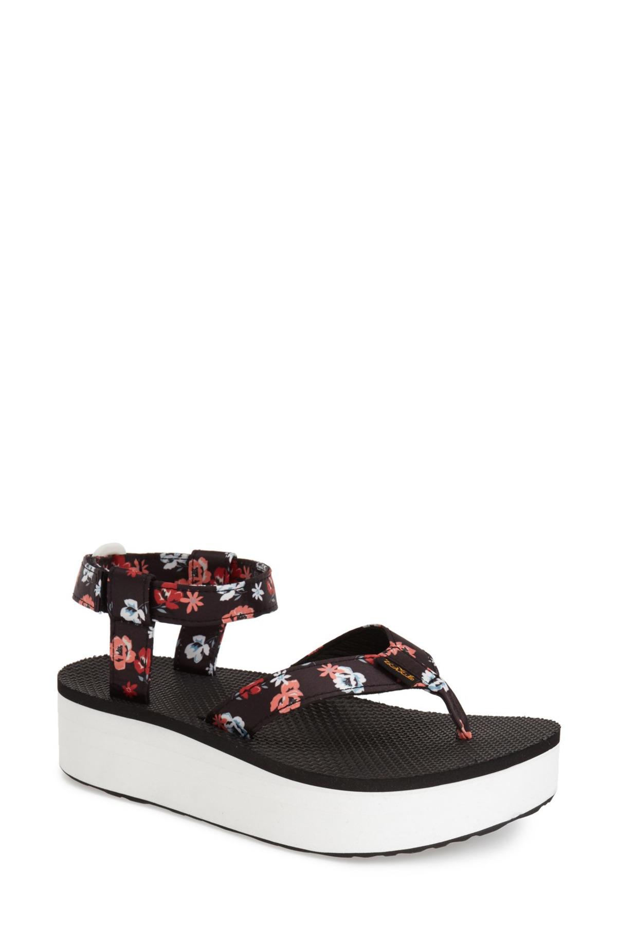Teva Floral Flatform Thong Sandal in Black | Lyst
