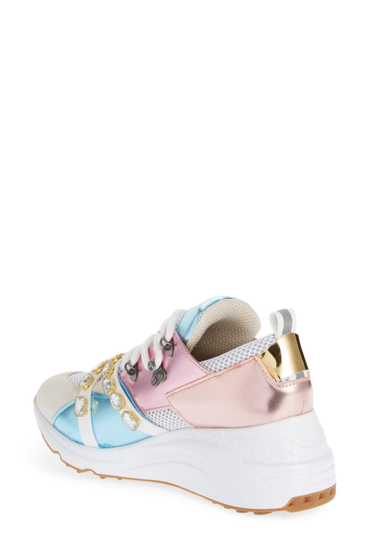 steve madden credit sneaker