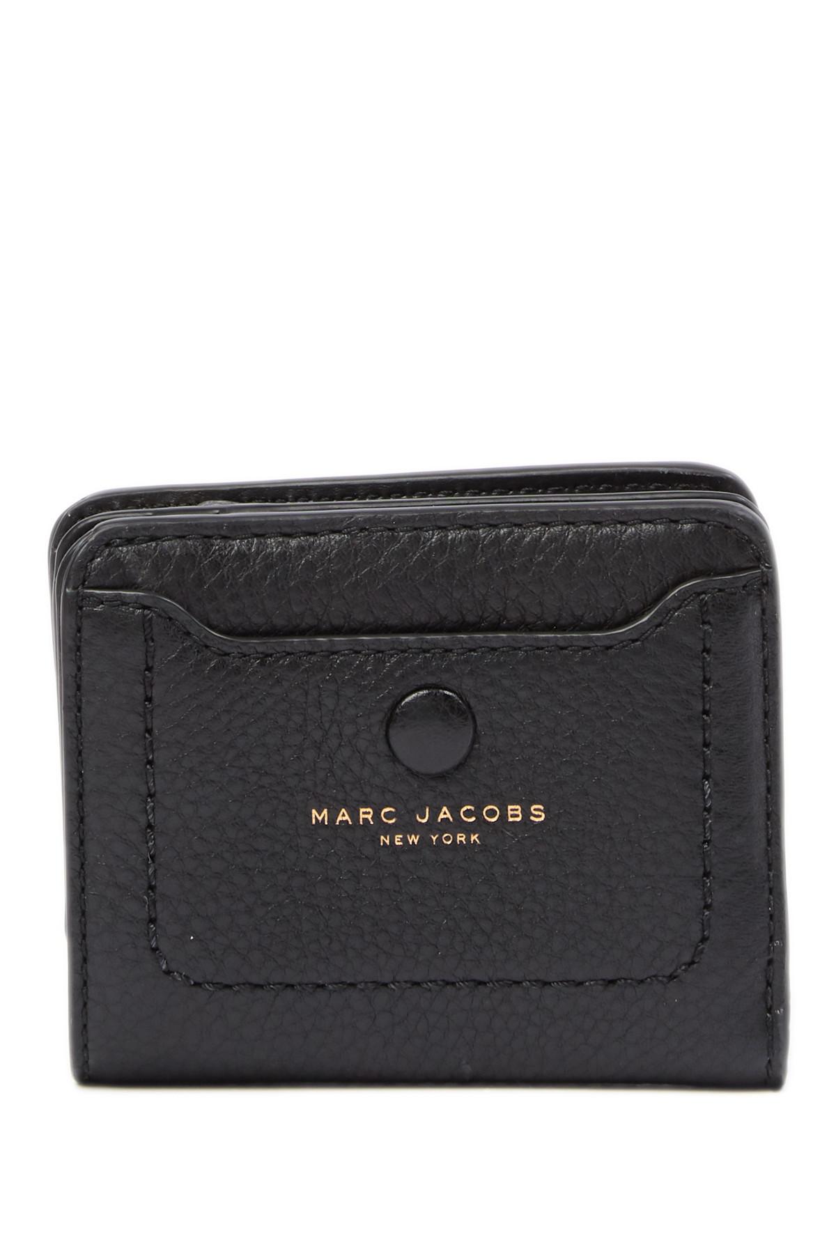 Marc Jacobs Empire City Mini Compact Leather Coin Wallet in Black - Lyst