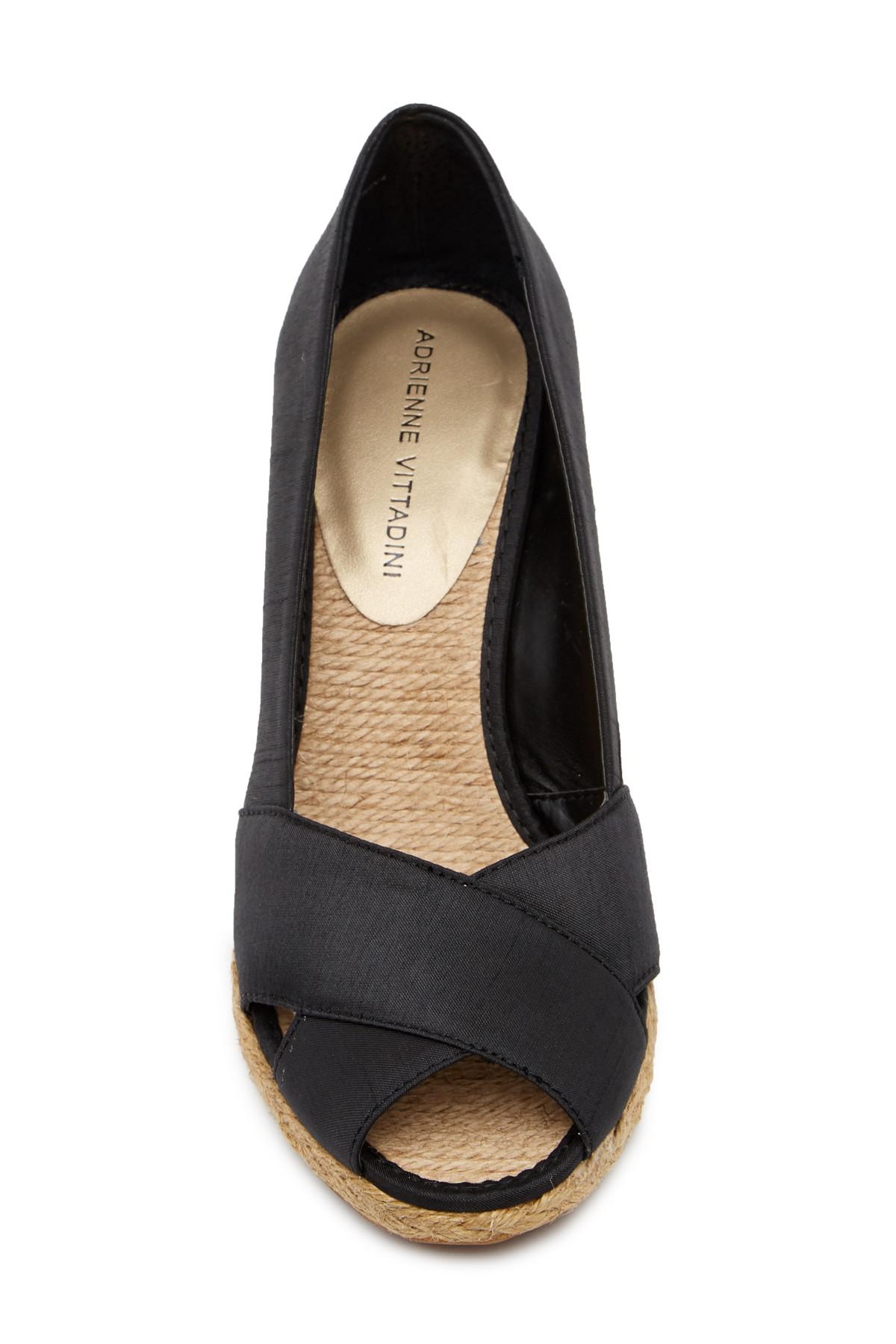 adrienne vittadini bailee wedge pump