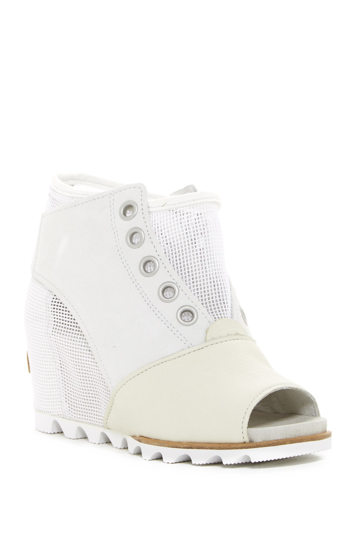 sorel white boots women