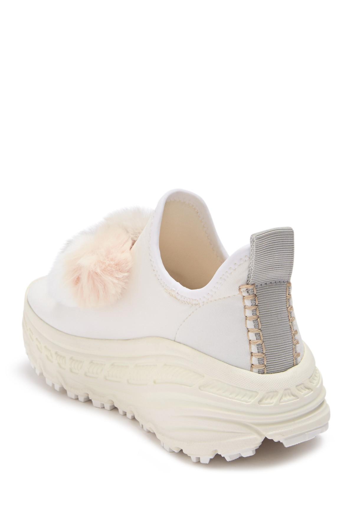 ugg dots runner