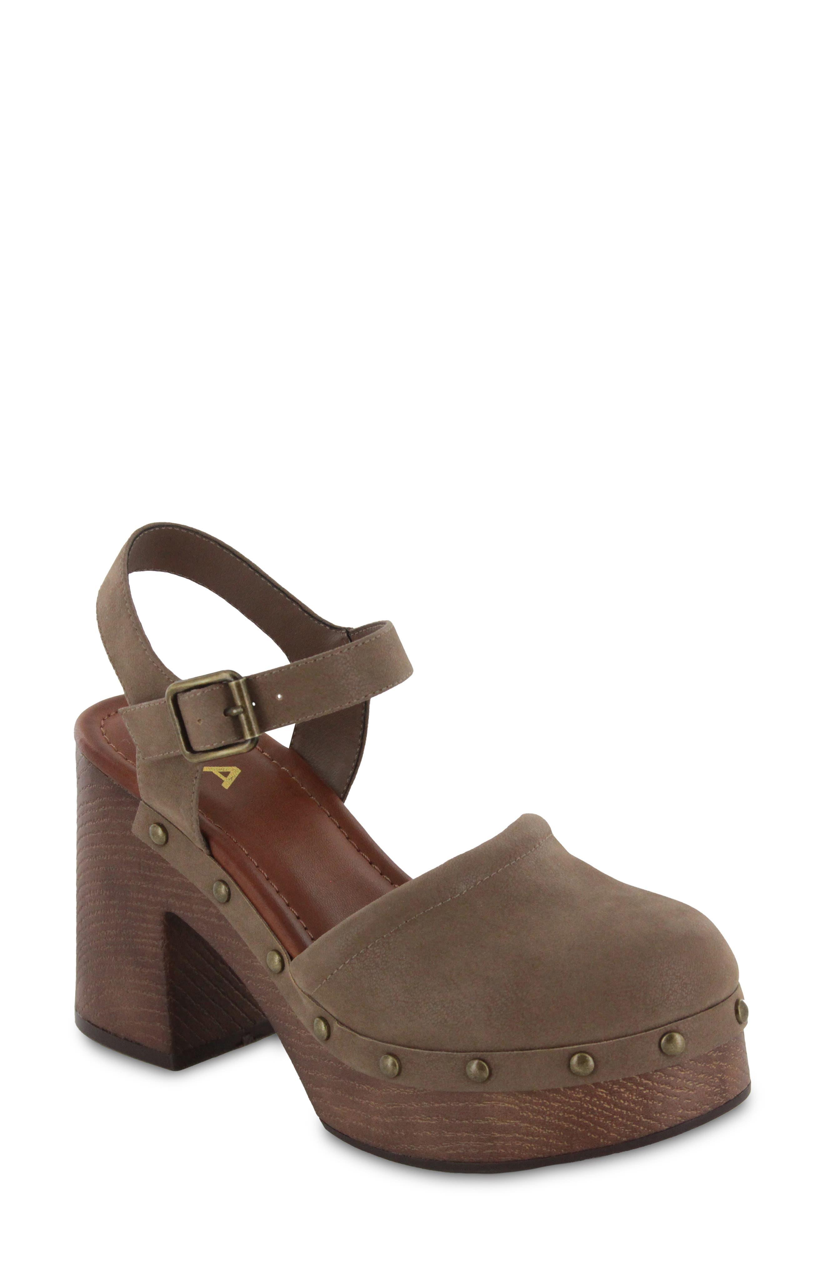 mia freja platform clog