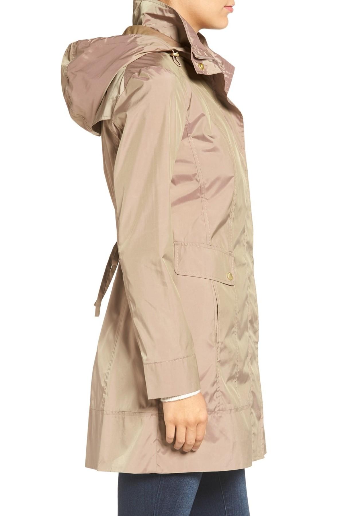 Cole Haan Back Bow Packable Hooded Raincoat (petite) in Natural - Lyst