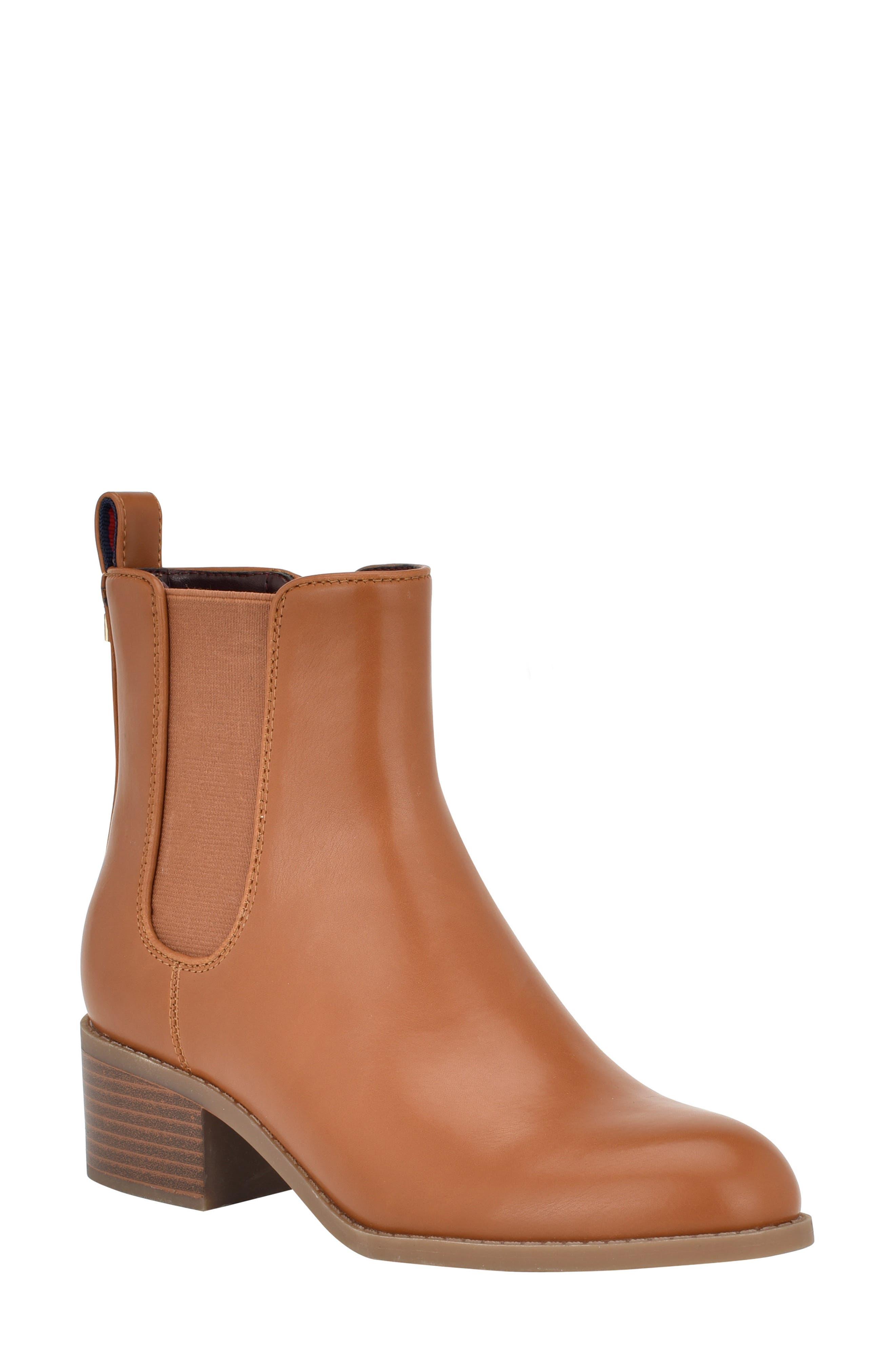 Tommy Hilfiger Dae Block Heel Bootie in Brown | Lyst