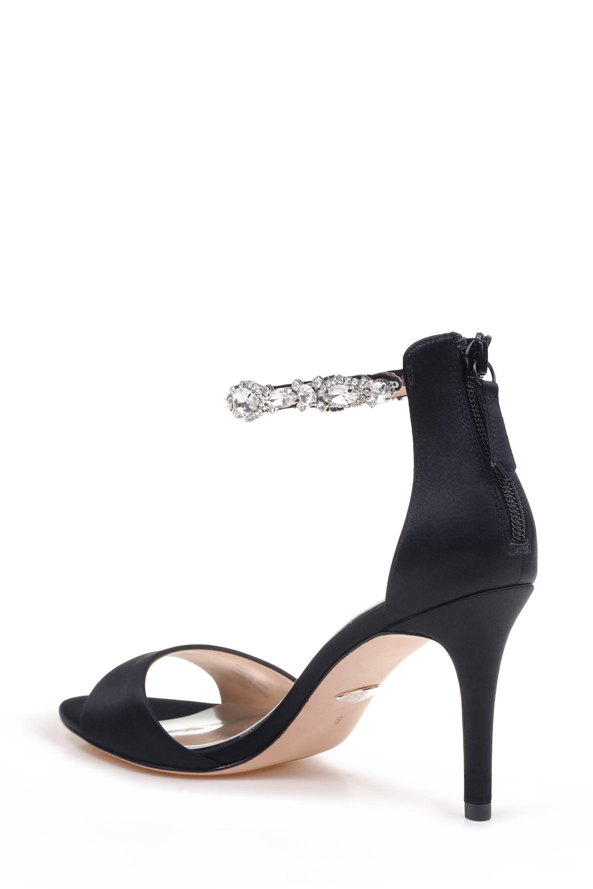 badgley mischka sindy ankle strap sandals