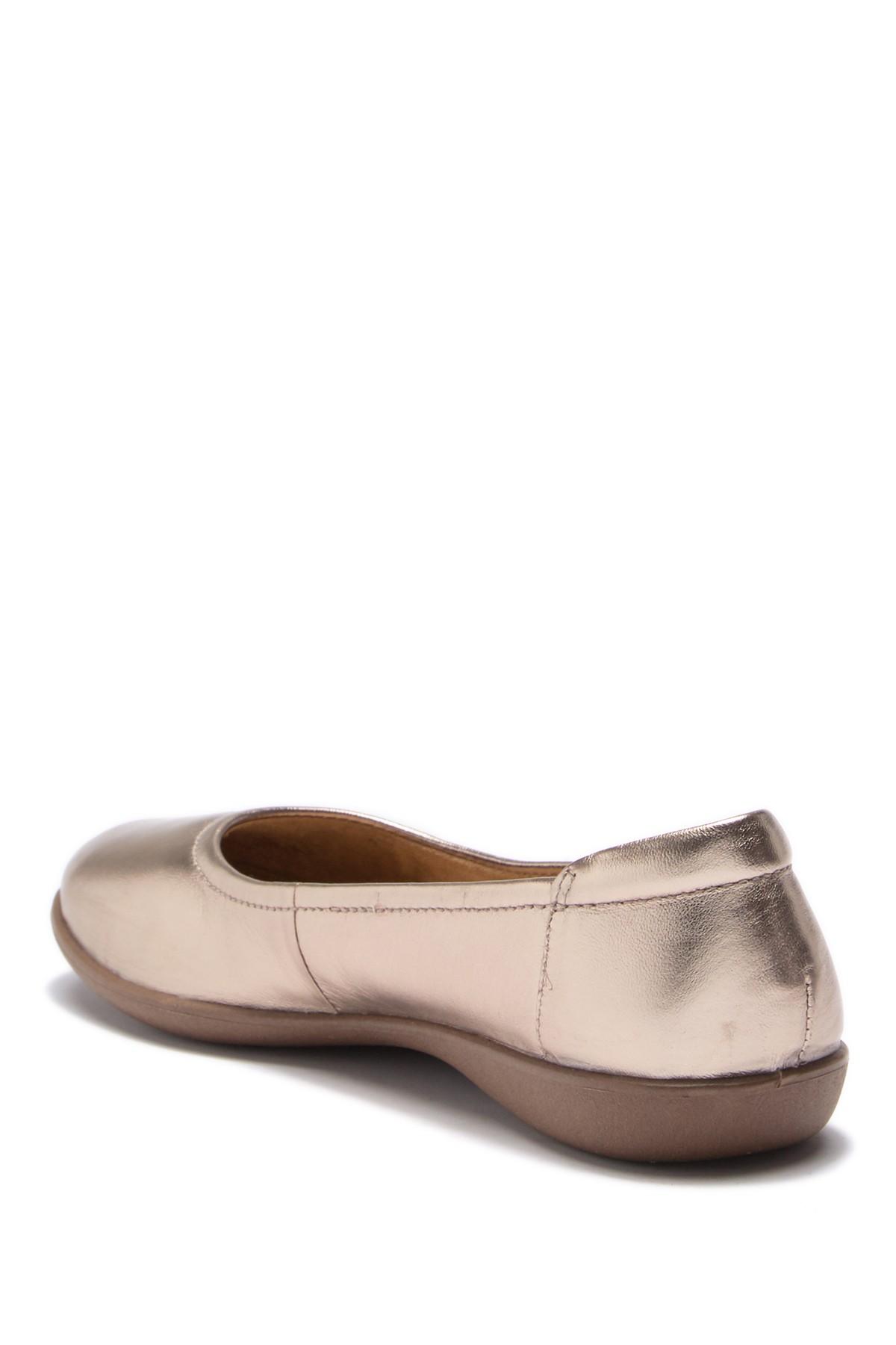 naturalizer flexy ballet flat
