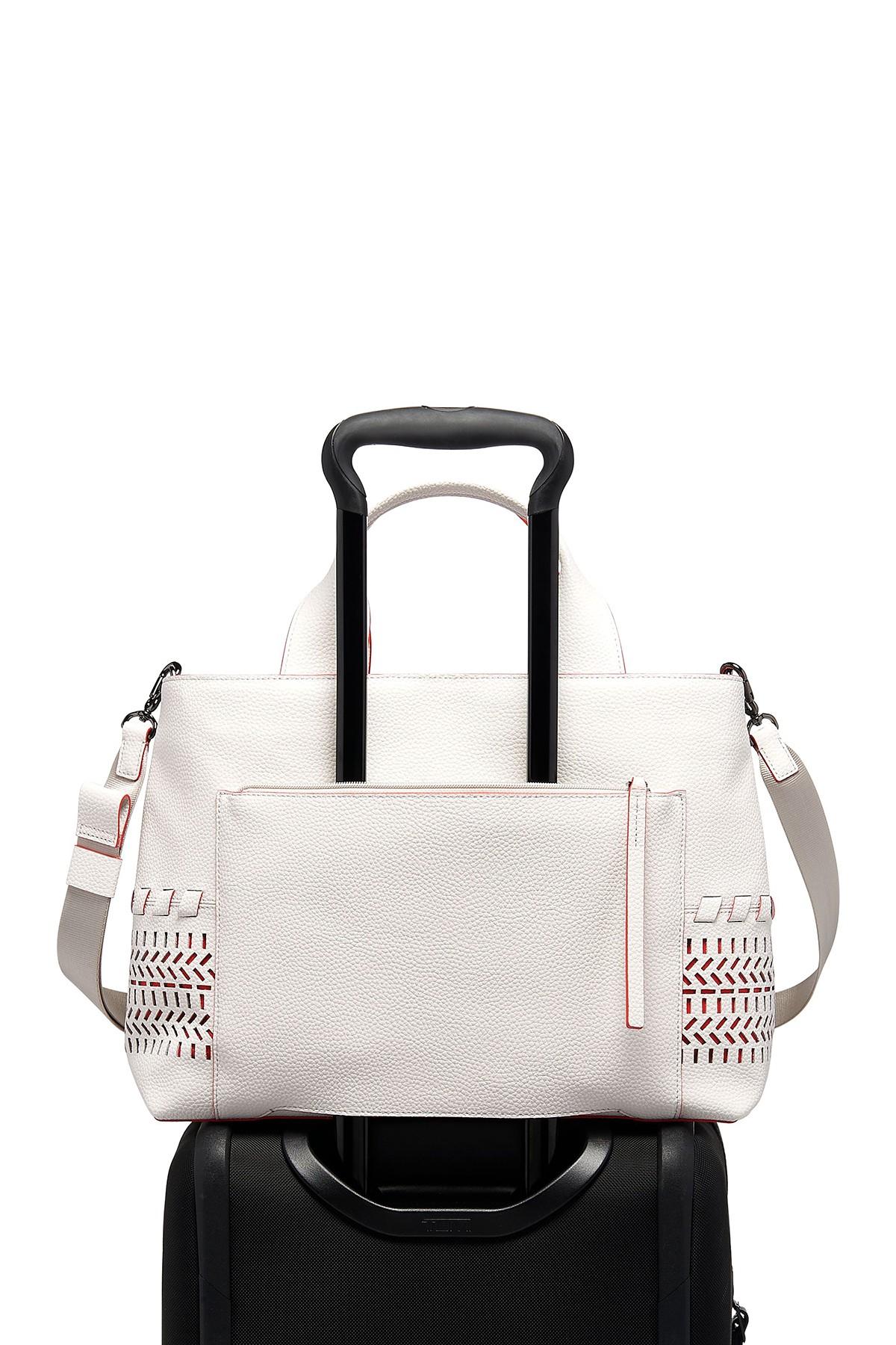 tumi satya satchel