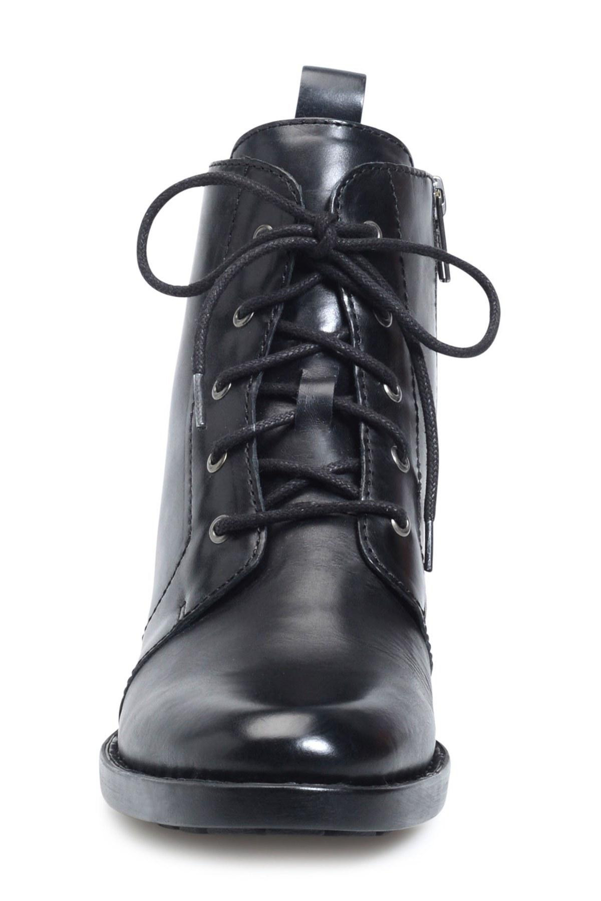 born troye boots