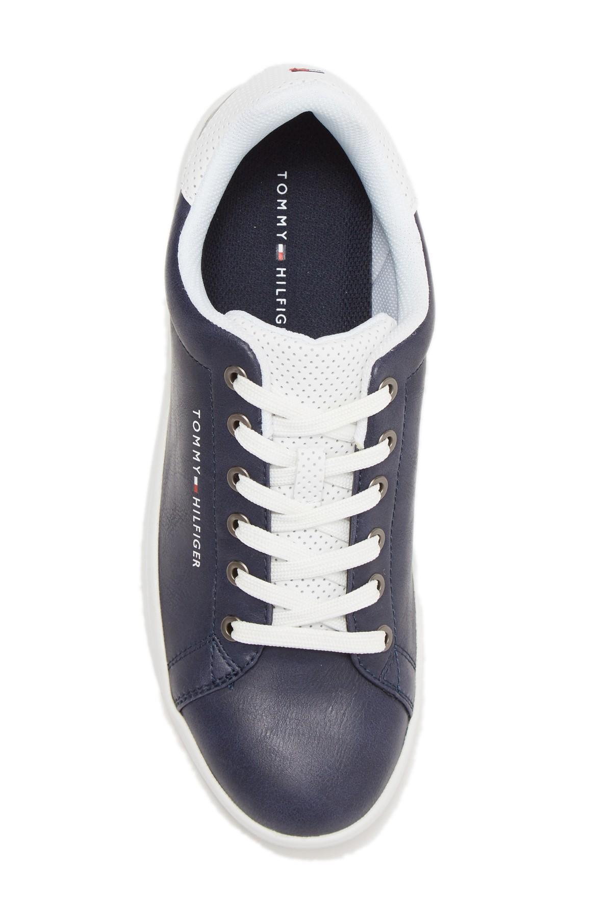 tommy hilfiger loyal sneaker