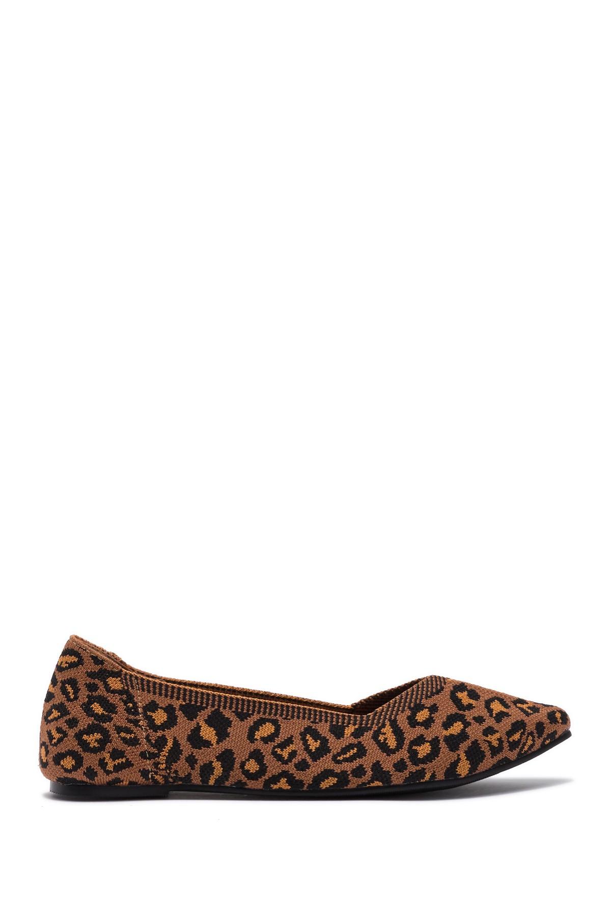 mia kerri pointed toe flyknit flat