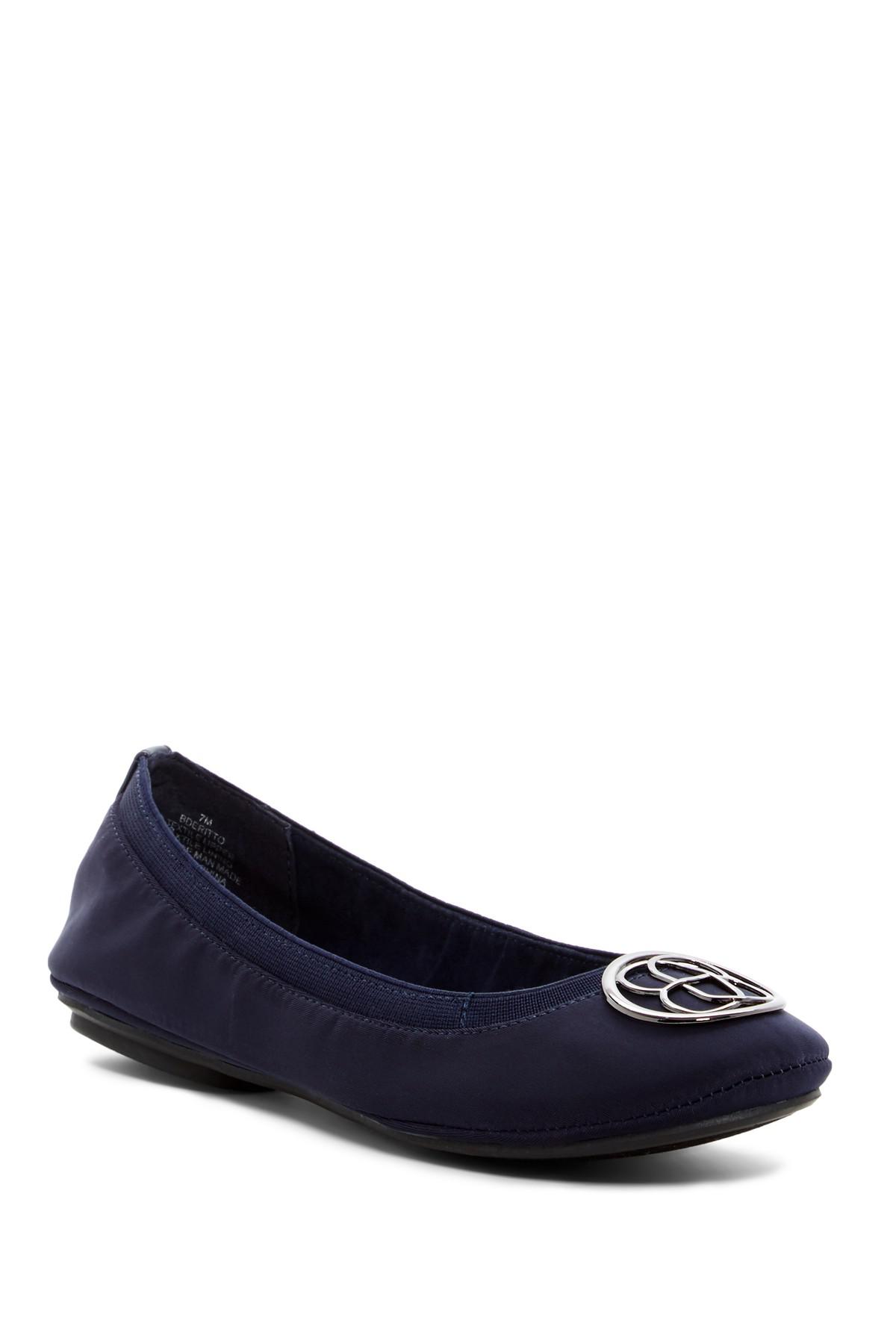 bandolino elastic trim ballet flats