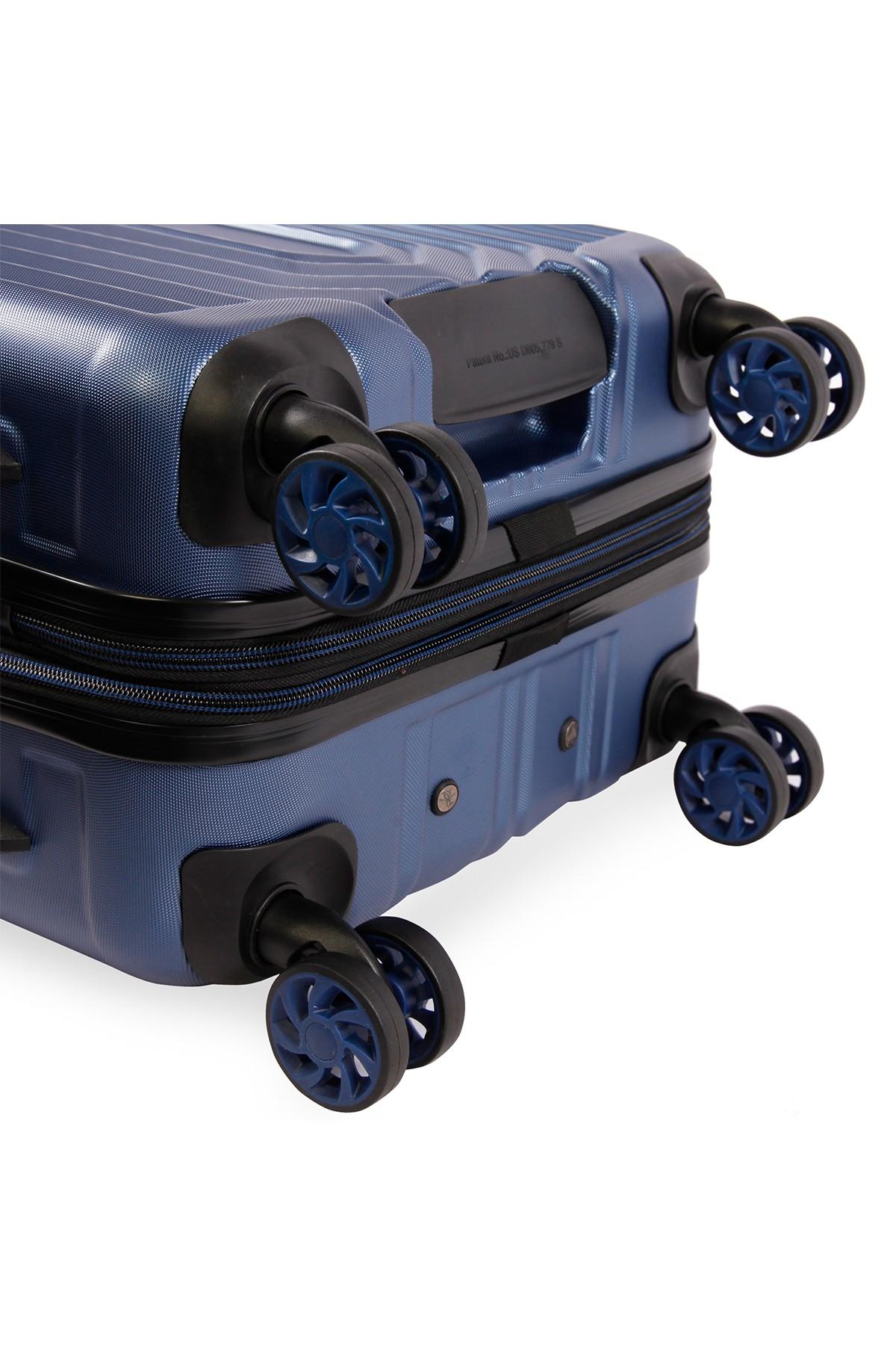 People Are Freaking Out Over This Dreamy Blue Suitcase