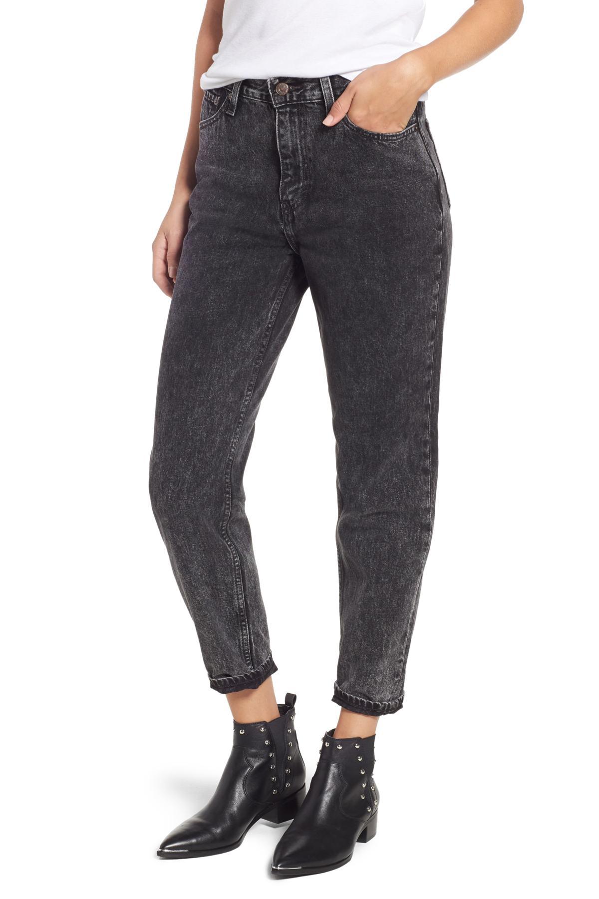 mom jeans levis black