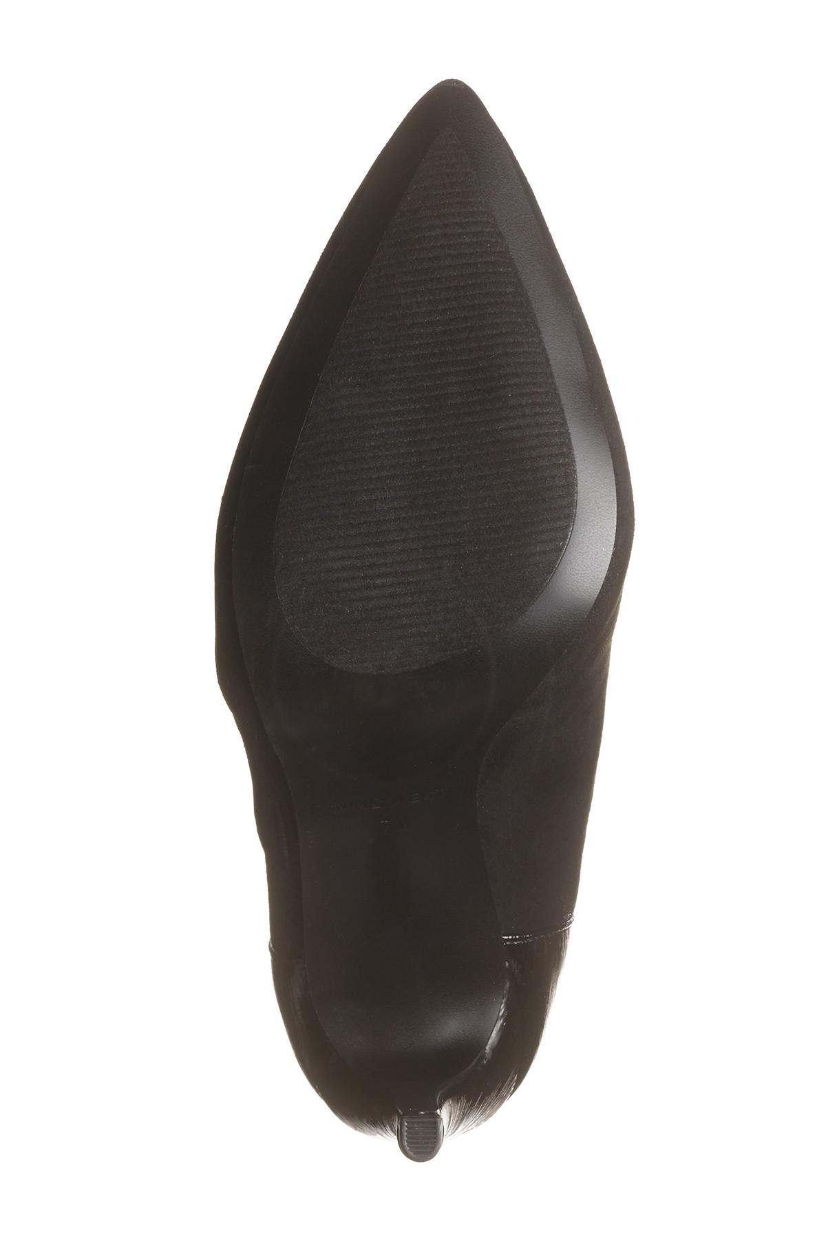 nine west zaayer heeled bootie
