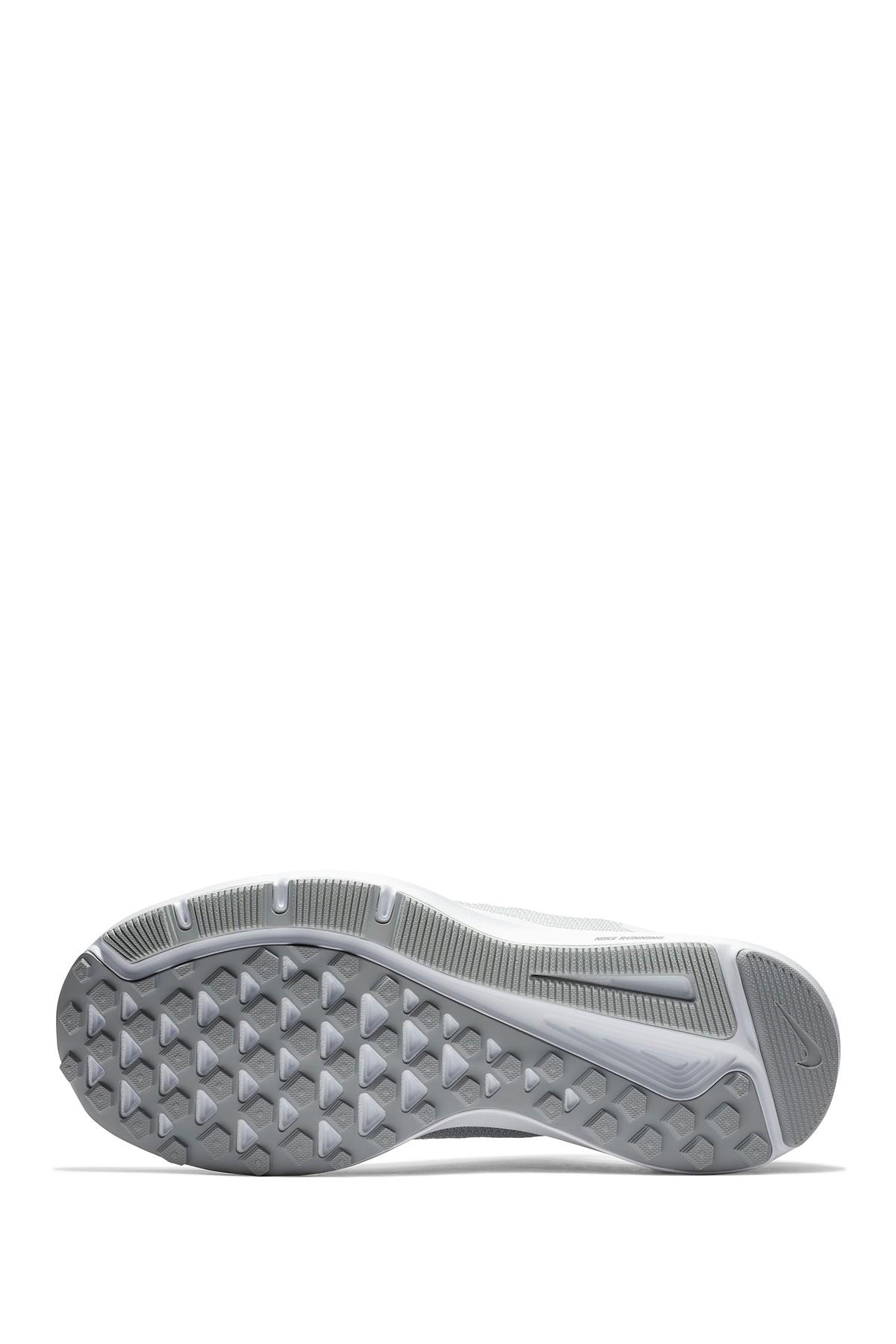 nike quest wide running sneaker