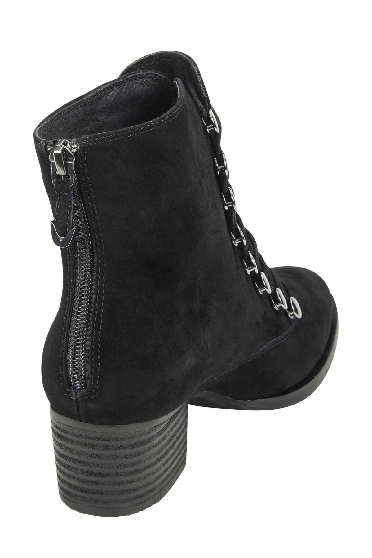 earth doral boots