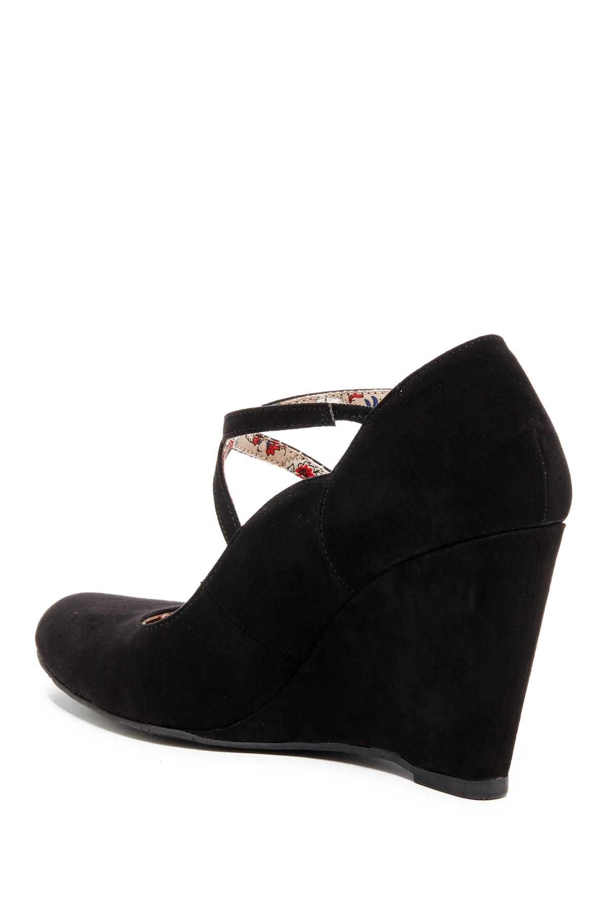 mary jane wedge pump