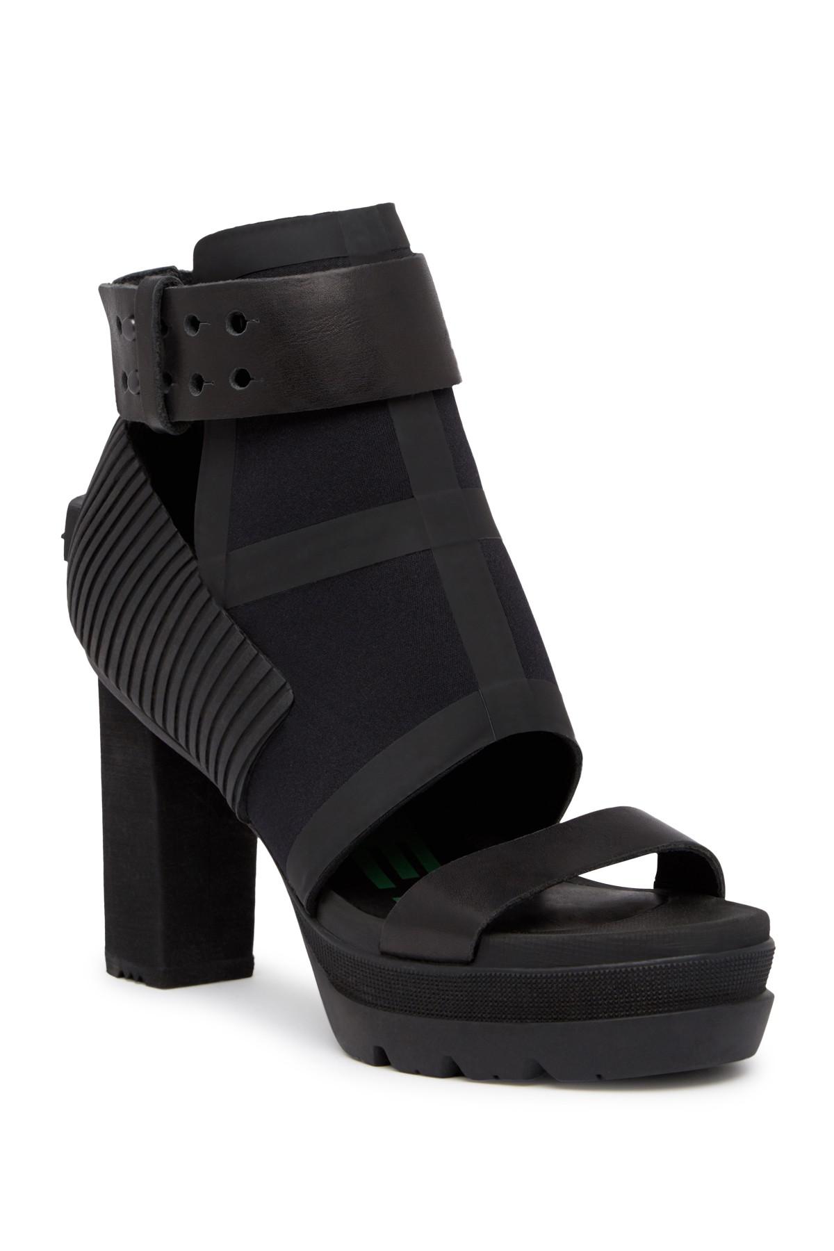 Sorel Medina Block Heel Sandal in Black 