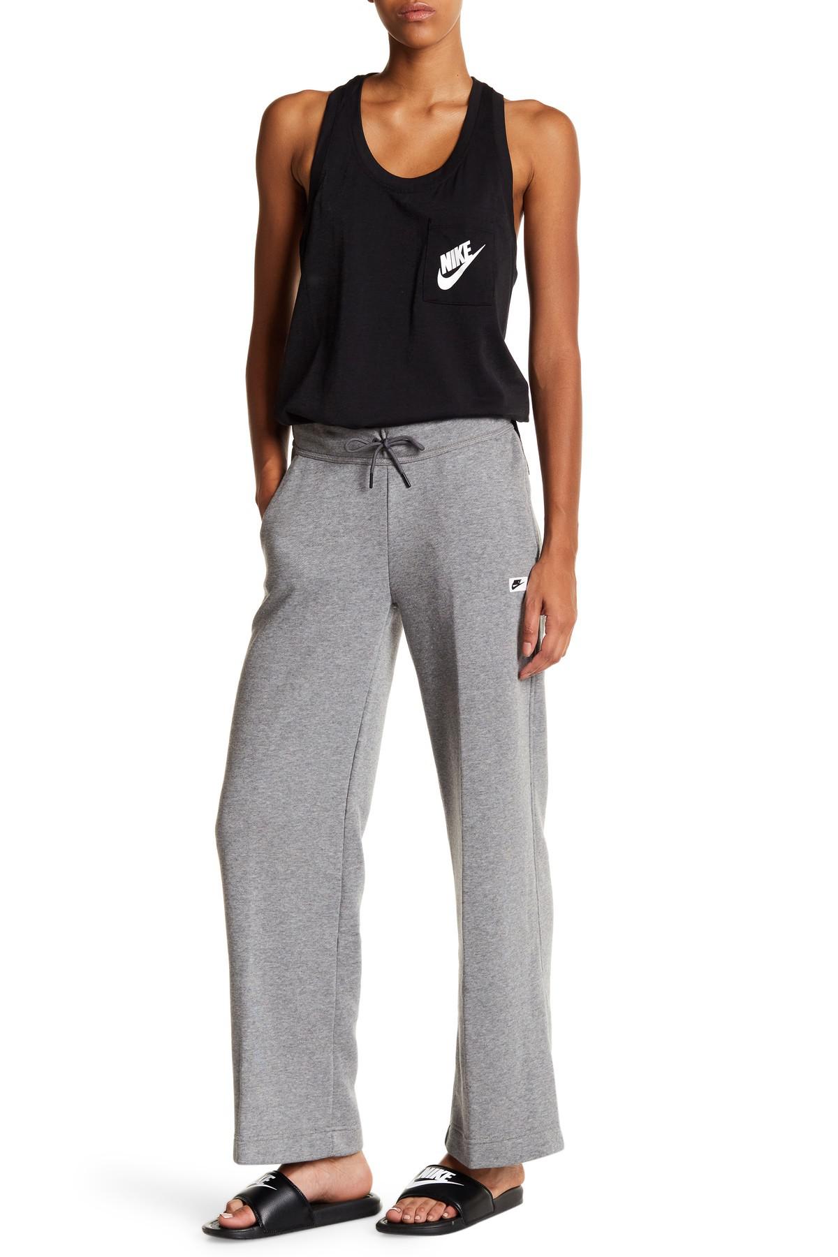 nike loose fit sweatpants
