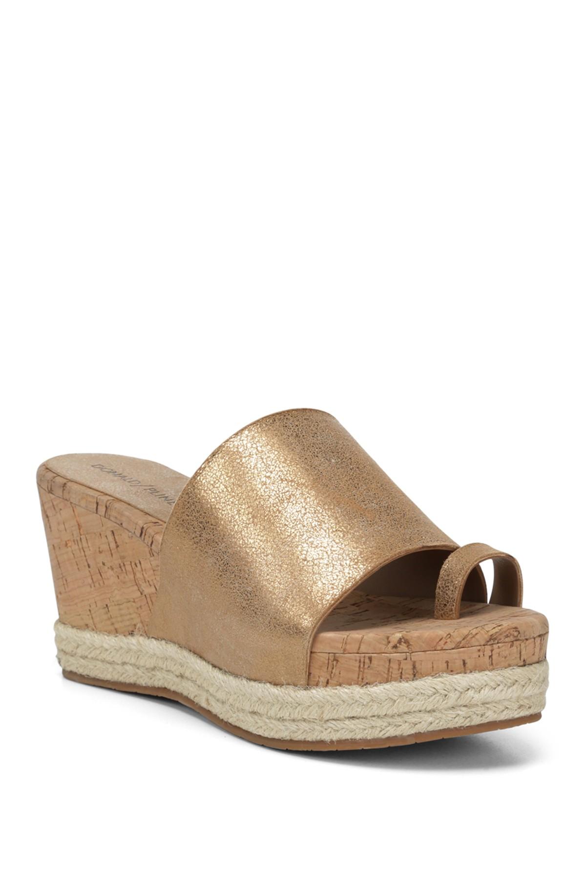 donald pliner janet wedge