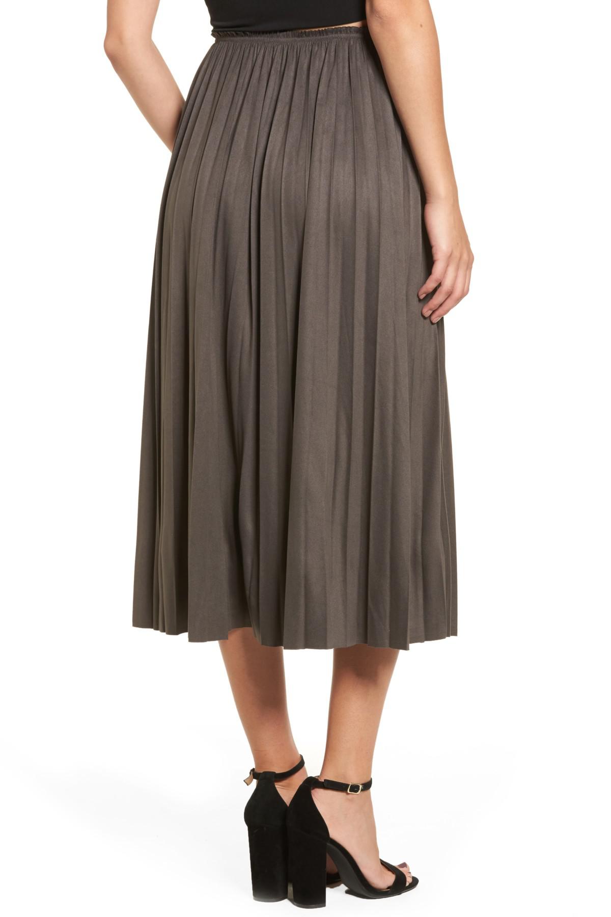 Moon River Pleated Faux Suede Midi Skirt in Green - Lyst
