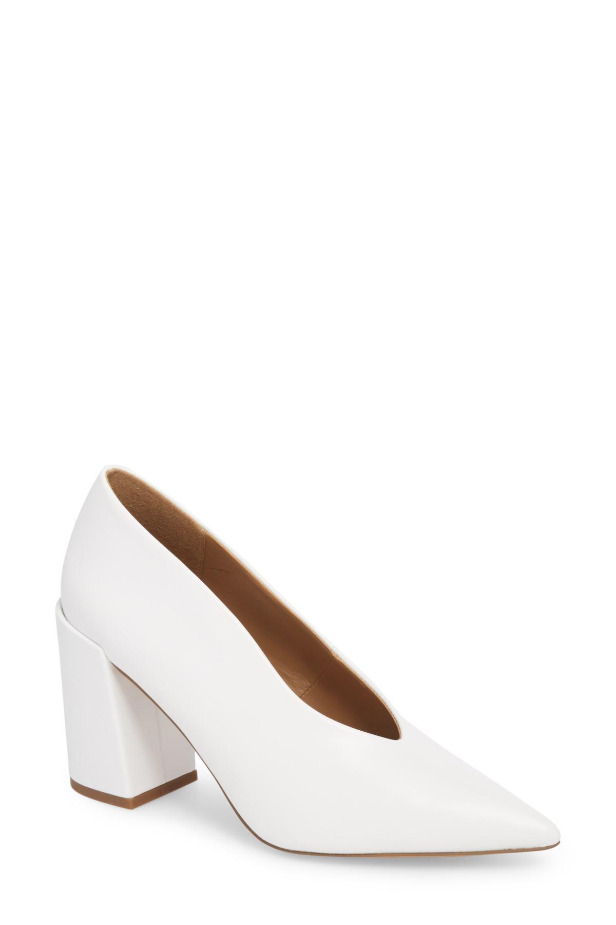 TOPSHOP Grove V-cut Pump in White | Lyst