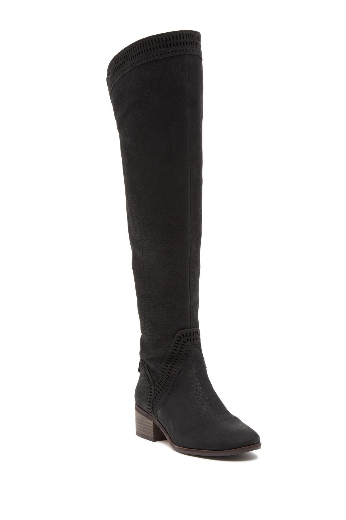 black laceless boots