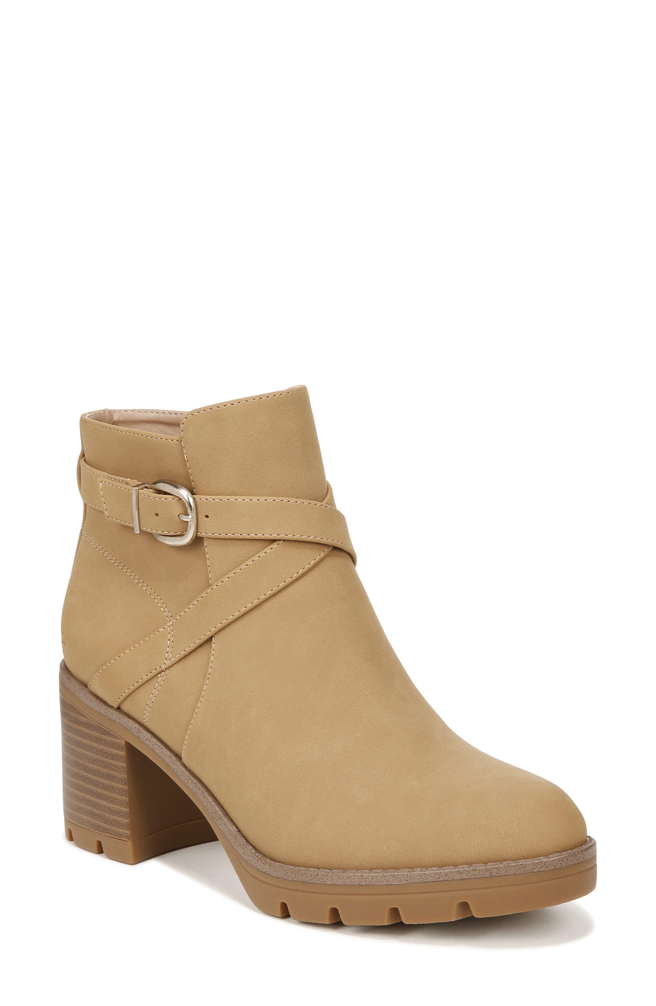 naturalizer madalynn lug sole booties