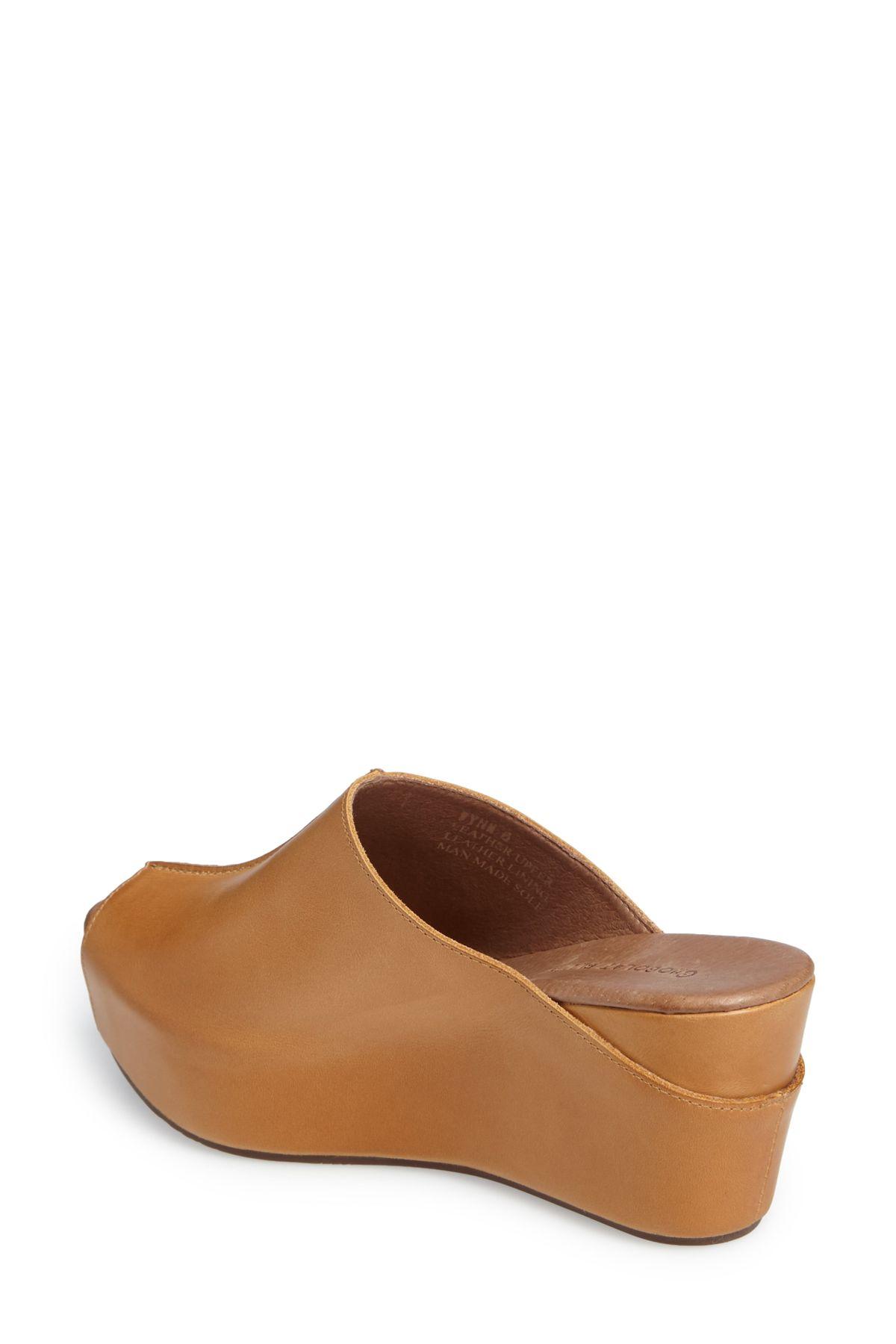 Chocolat blu wynn peep toe mule Clearance