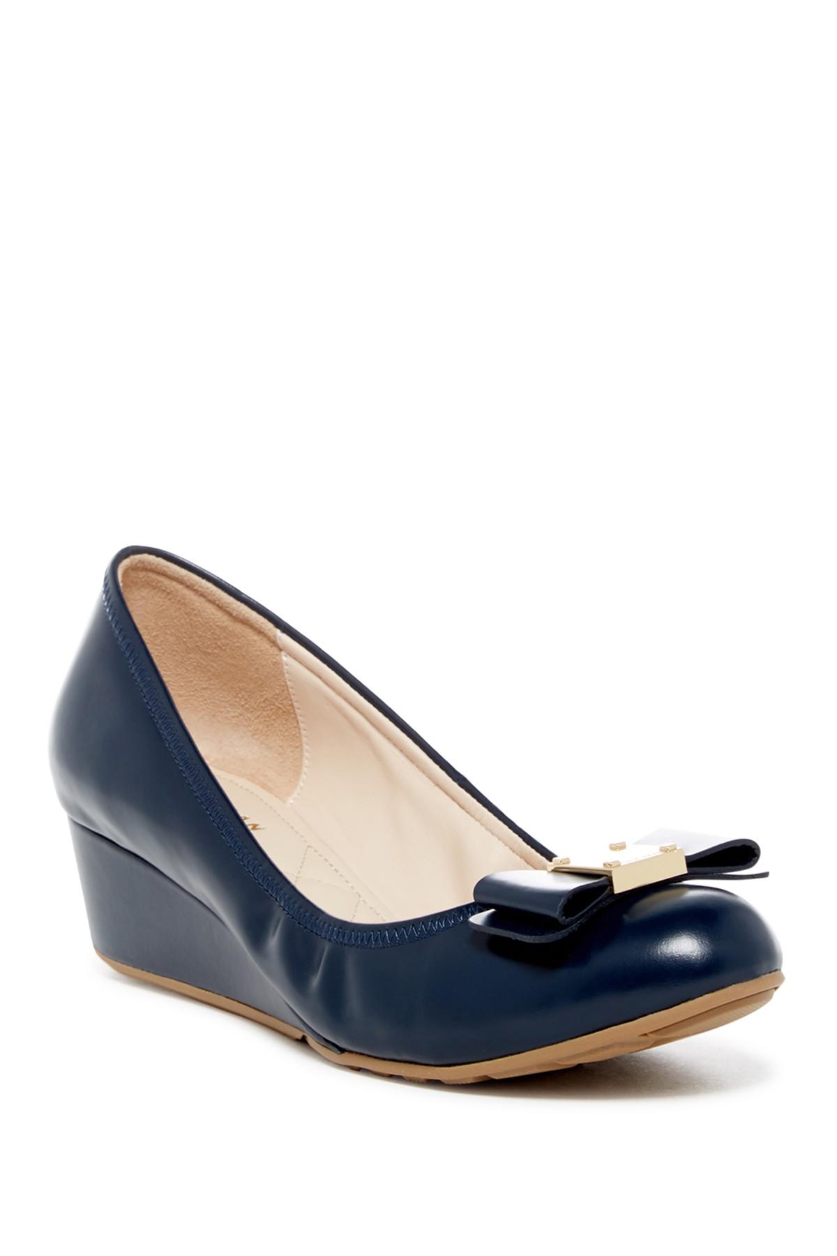 Cole haan tali grand bow deals wedge pumps