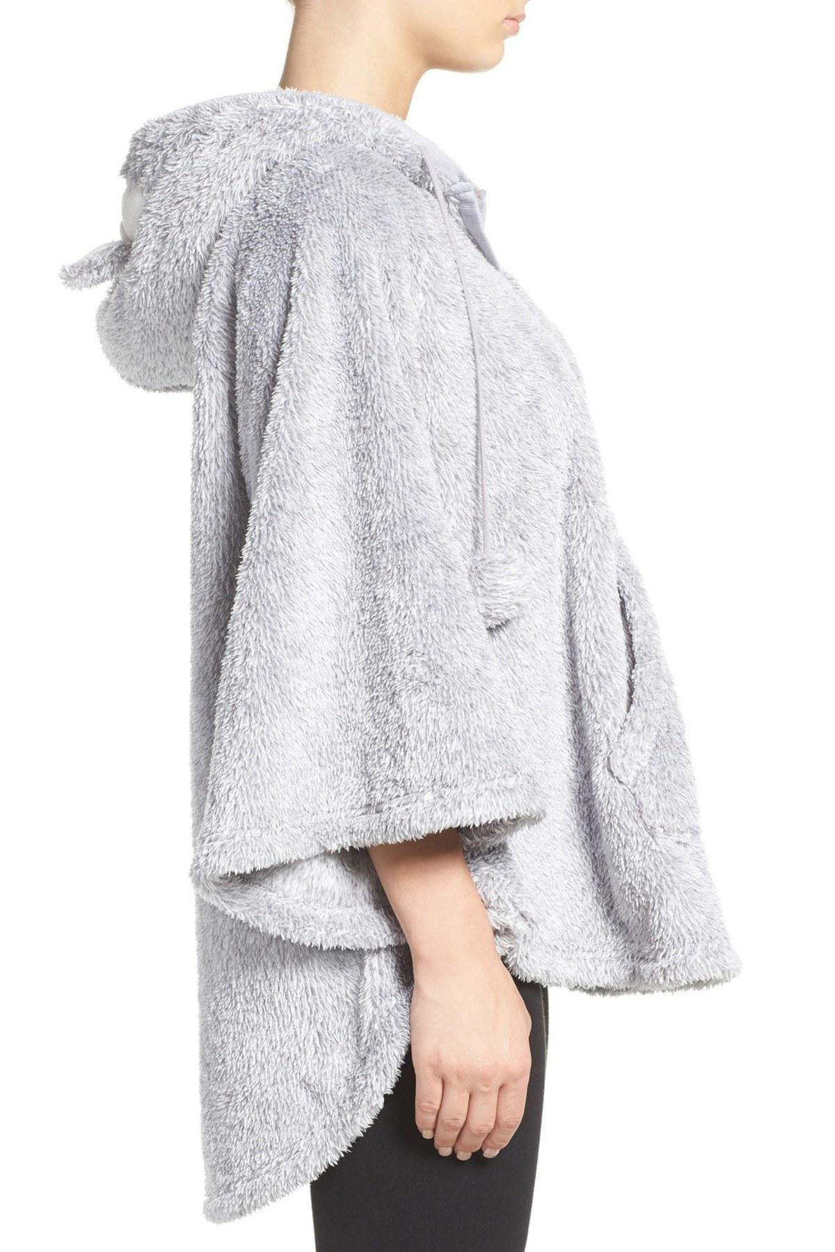 Cozy Zoe Synthetic Cuddle Lounge Poncho in Heather Grey (Gray) - Lyst