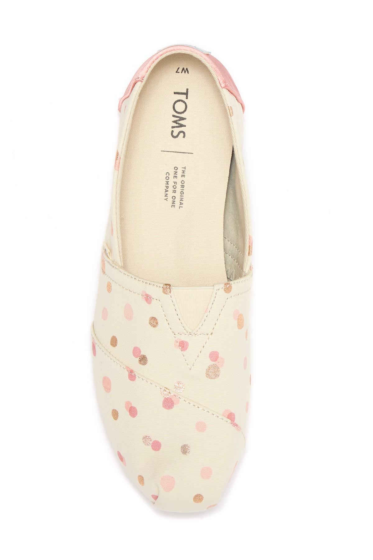 toms pale blush metallic dots