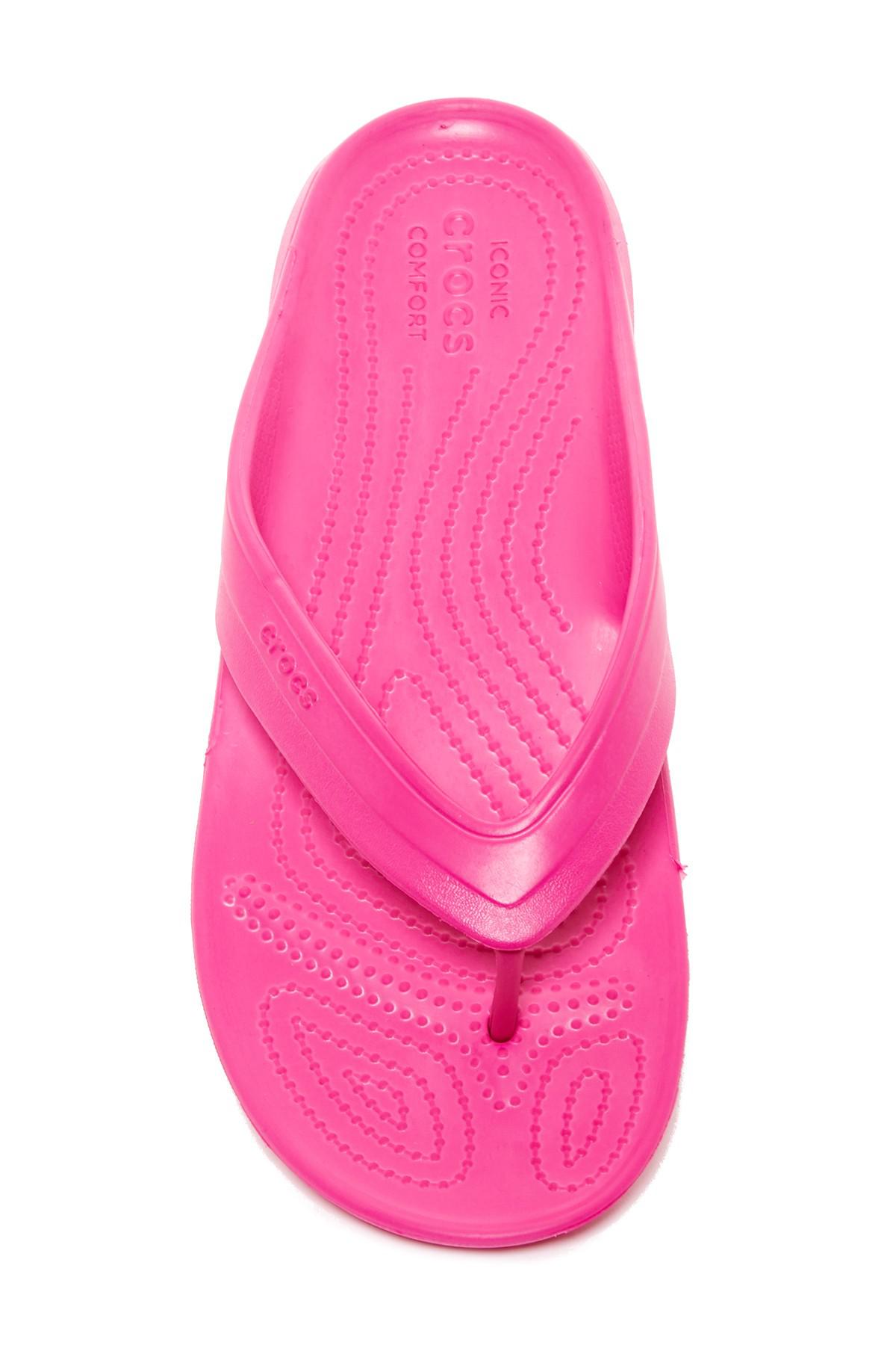 Crocs™ Classic Flip Flop in Pink - Lyst
