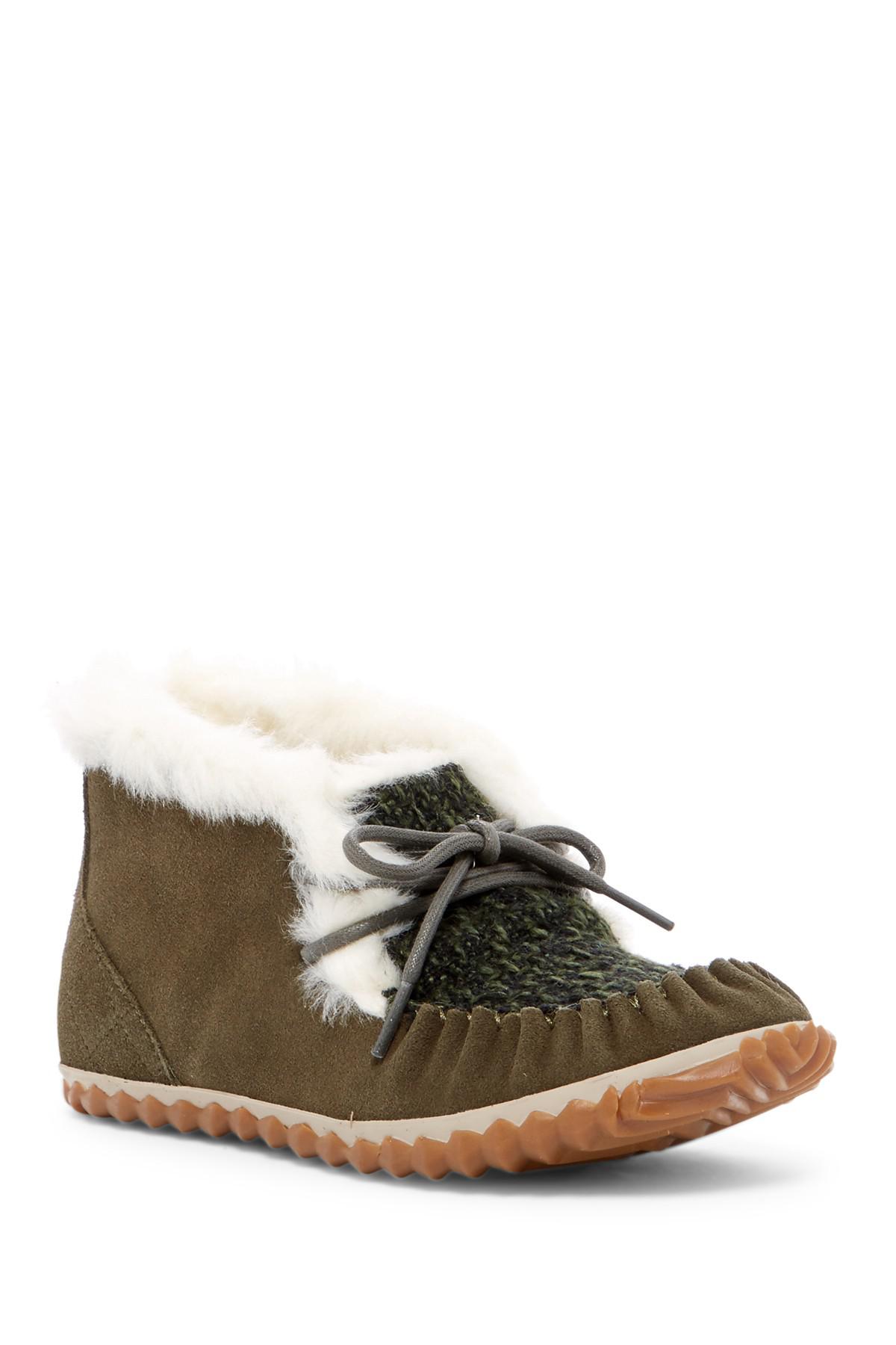 sorel out n about moccasins