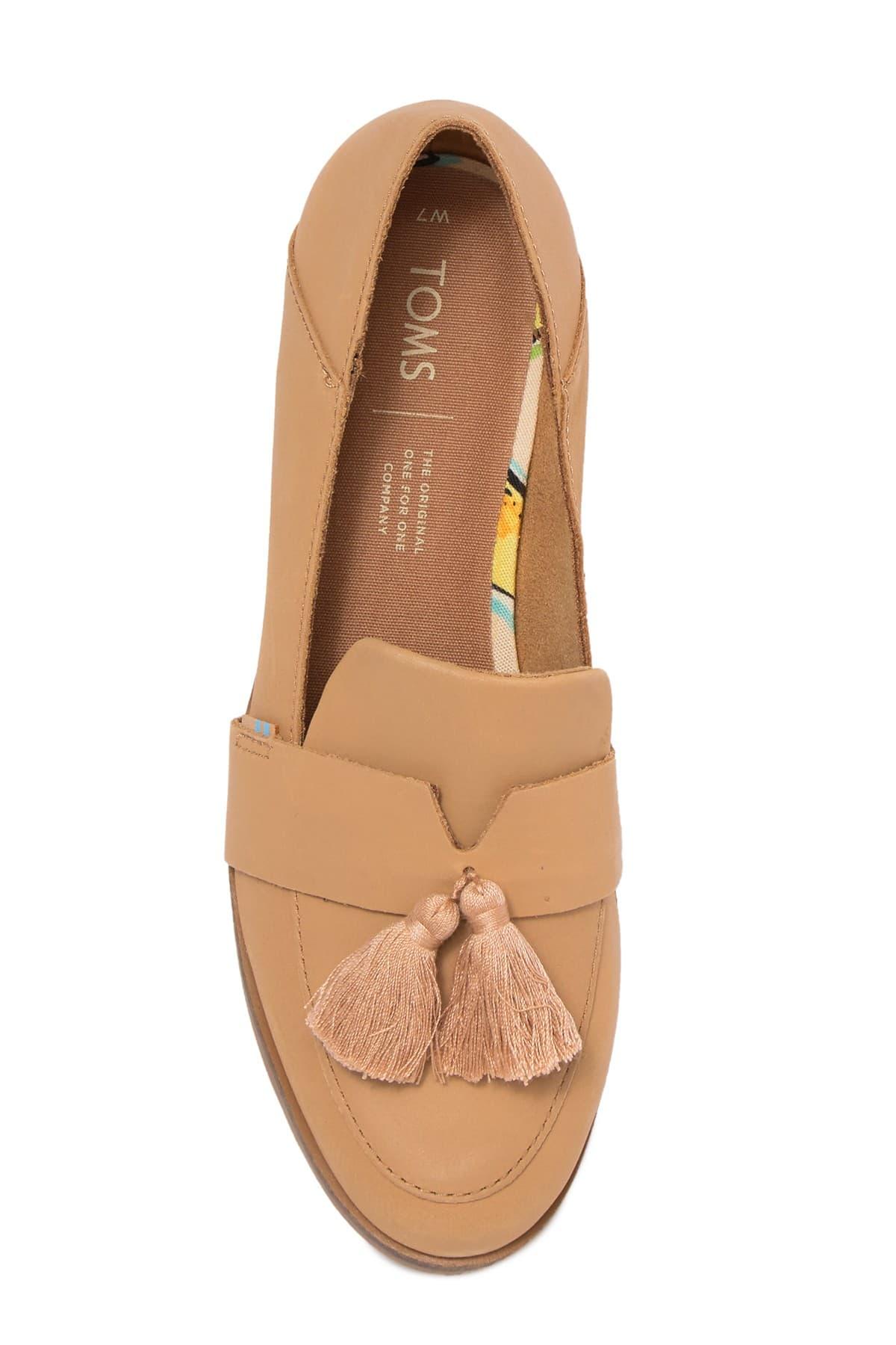 TOMS Estel Leather Fringe Tassel Loafer in Natural Lyst