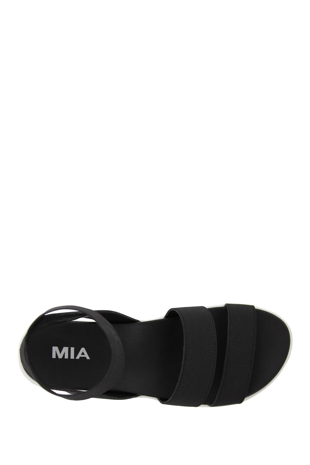 MIA Kassie Platform Sandal in Black - Lyst