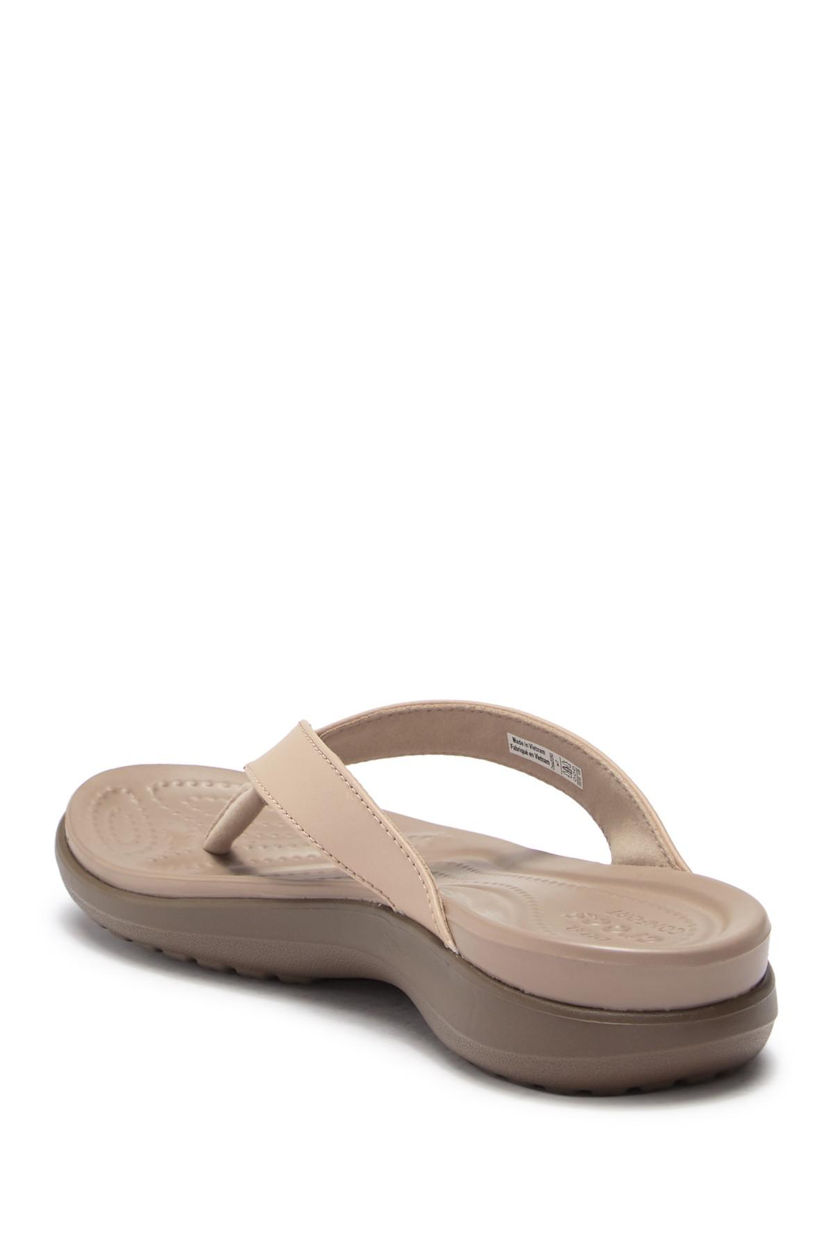 crocs capri v flip