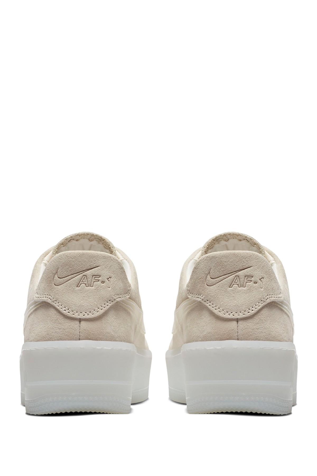 Nike Leather Air Force 1 Sage Low Lx Sneaker in White | Lyst برج الظلام