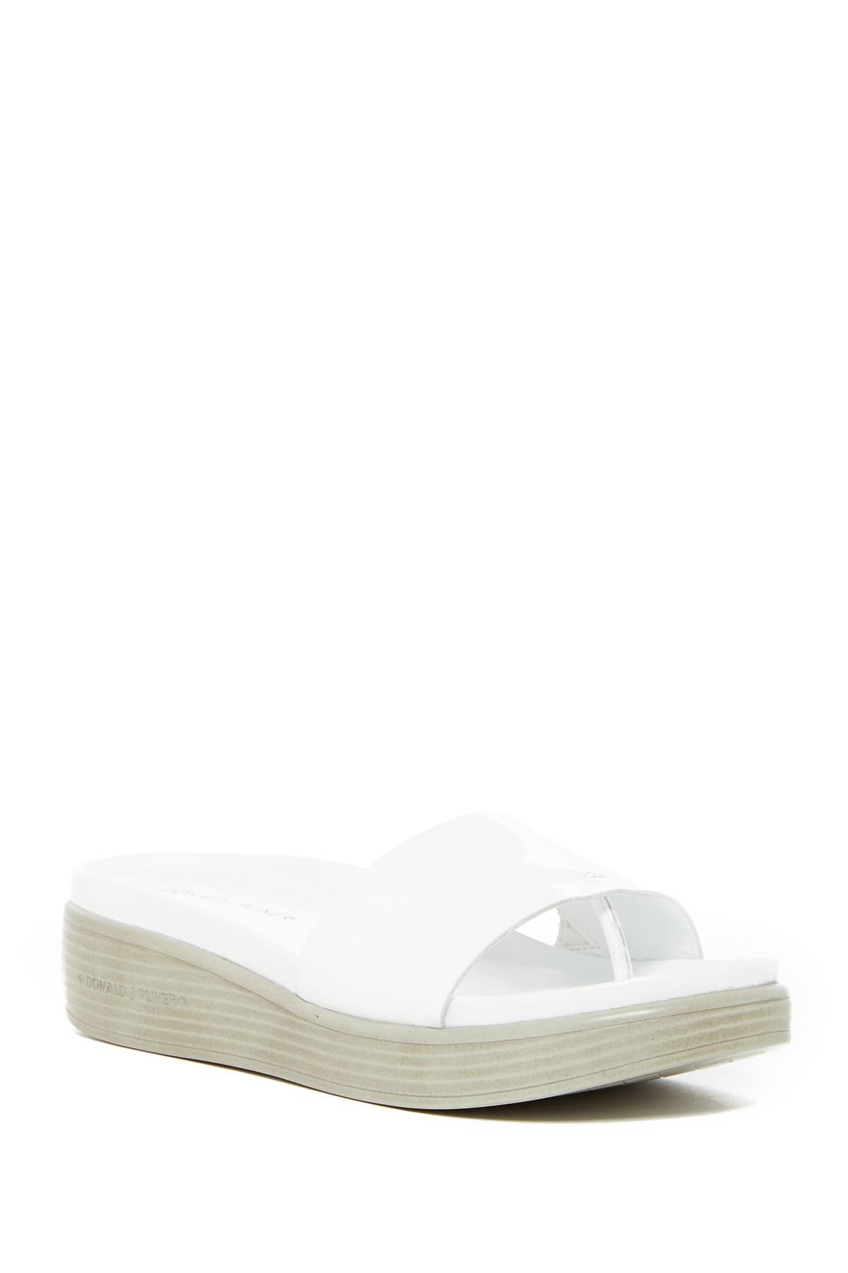 donald pliner fiji platform hidden thong sandal