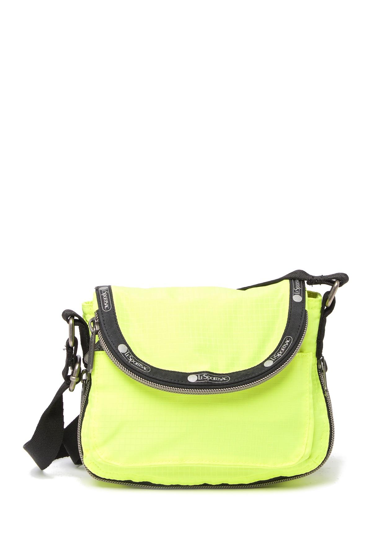 proper way to pack a suitcase